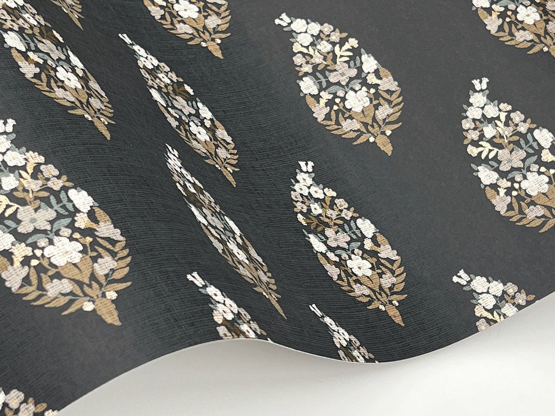 paisley-wallpaper-black-york-wallcoverings-rf7472