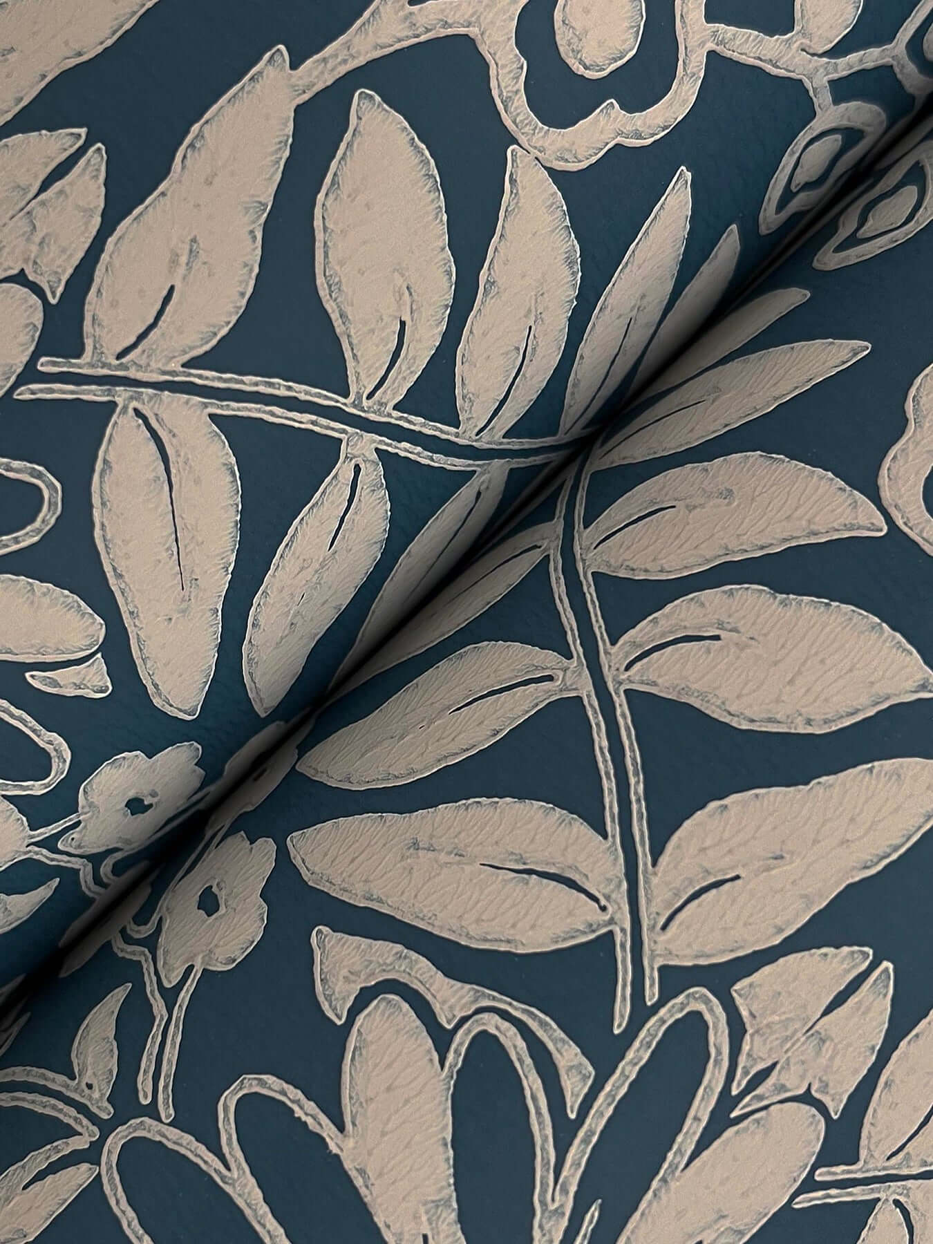 pineapple-damask-navy-wallpaper-york-wallcoverings-rf7486 - York Wallpaper Wallpaper