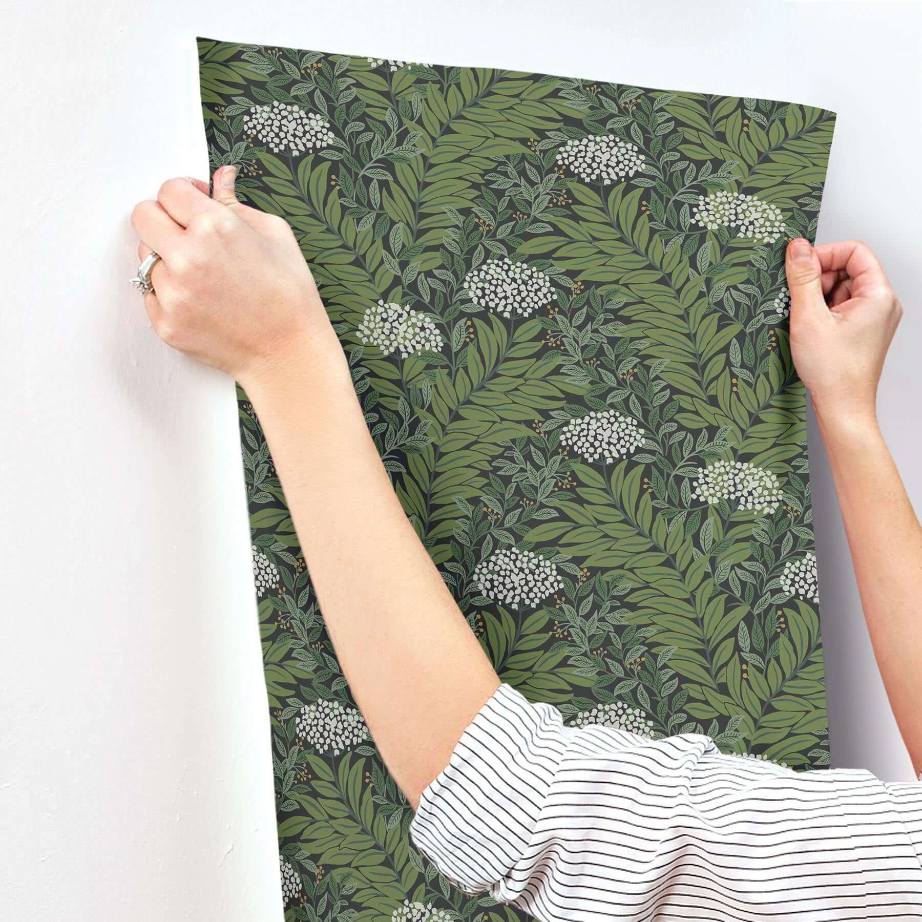 highgrove-wallpaper-black-york-wallcoverings-rf7504 - York Wallcoverings Wallpaper