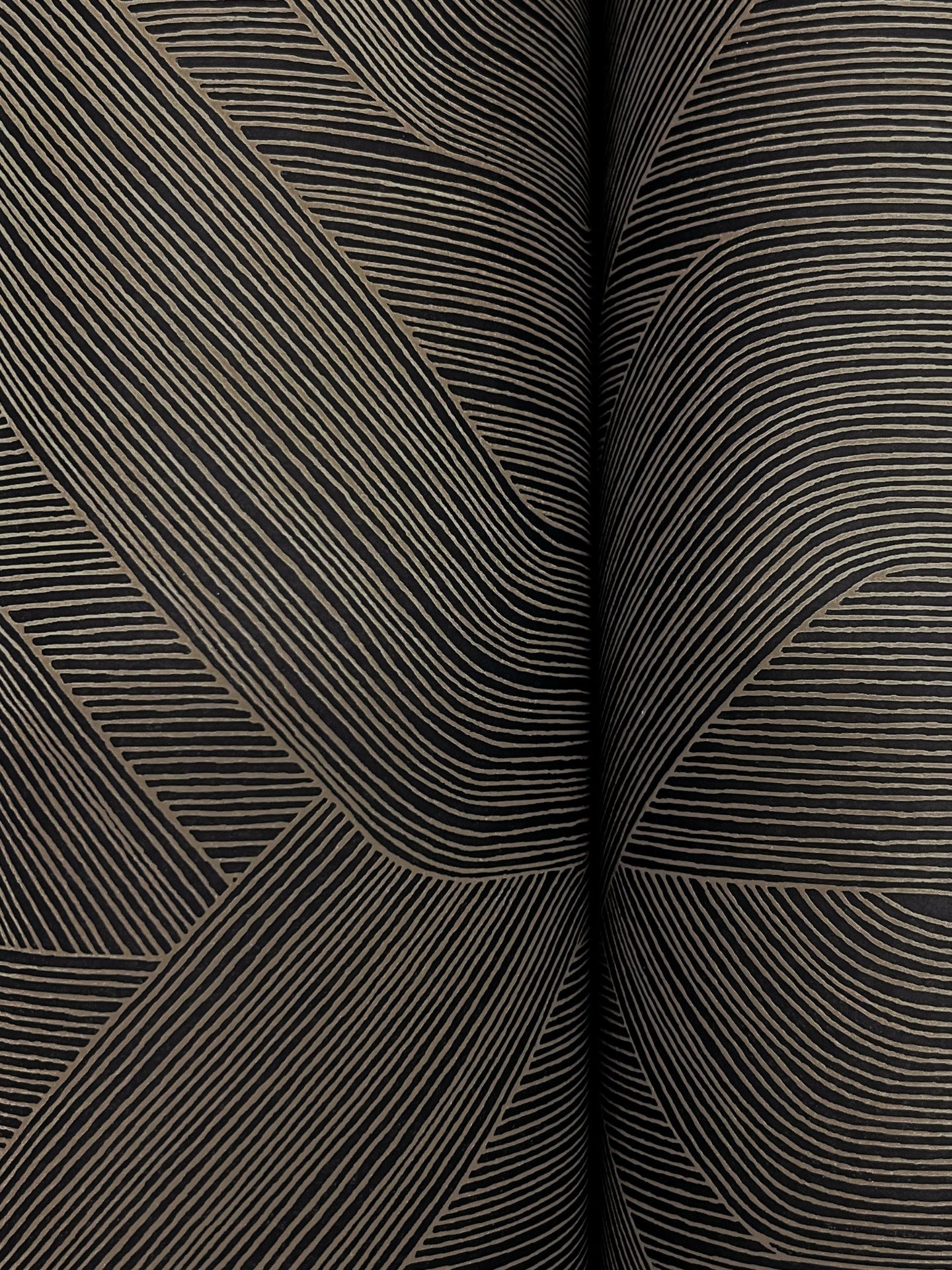 fine-line-geometric-wallpaper-black-york-wallcoverings-nt6192