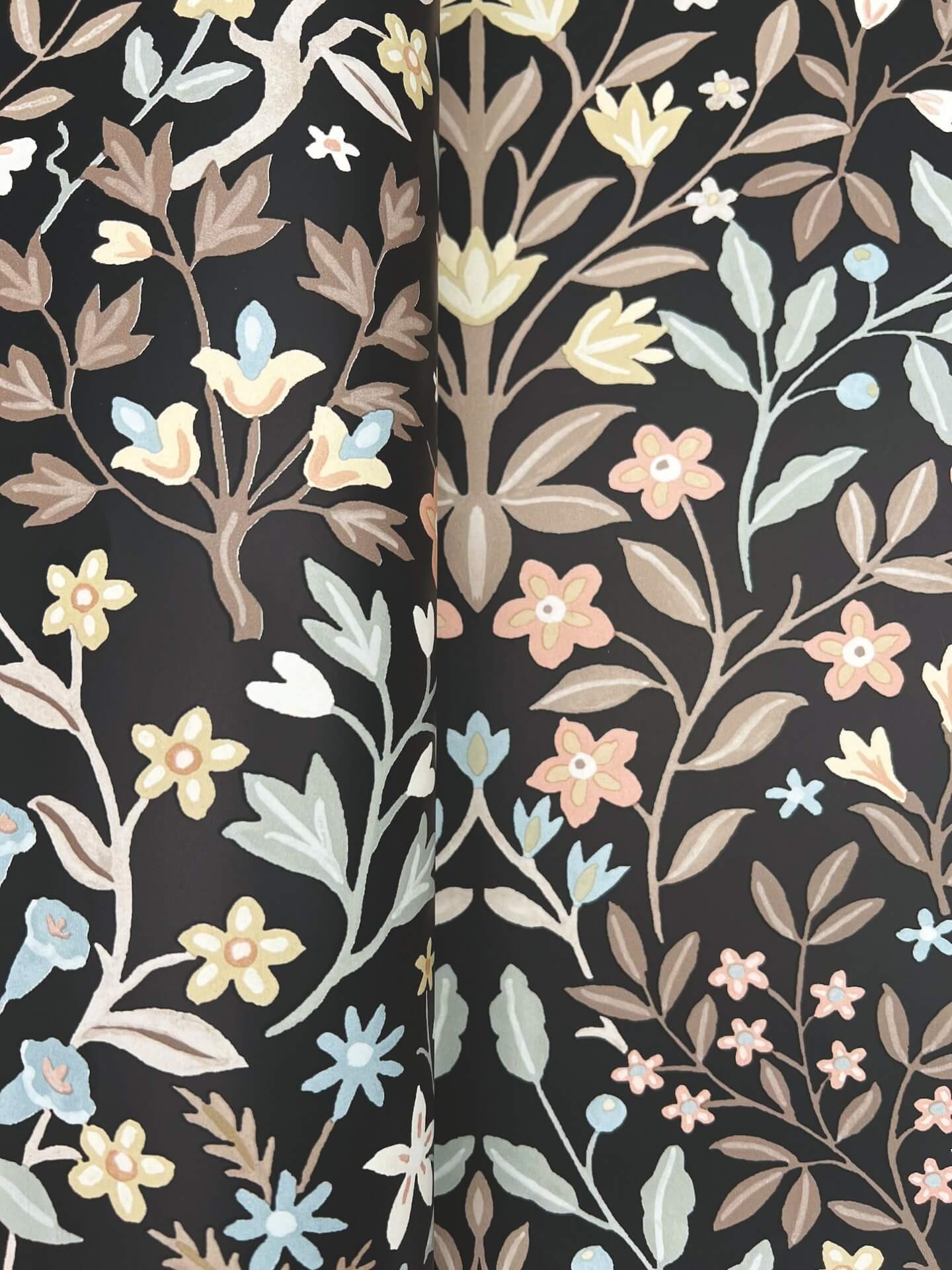 garden-black-neutral-terrace-wallpaper-york-wallcoverings-mf4725 - York Wallpaper Wallpaper