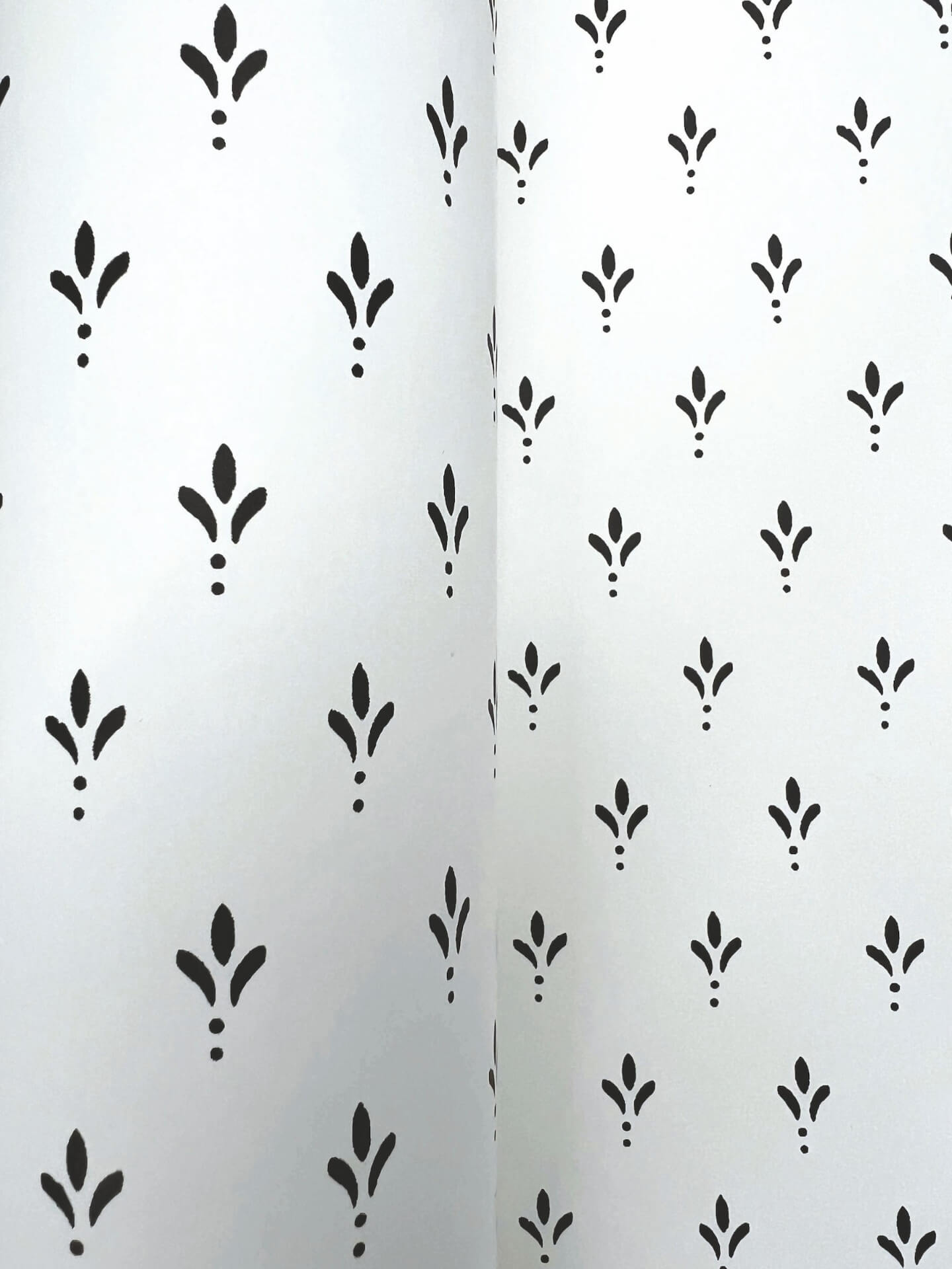 charm-black-white-wallpaper-york-wallcoverings-mf4775 - York Wallcoverings Wallpaper