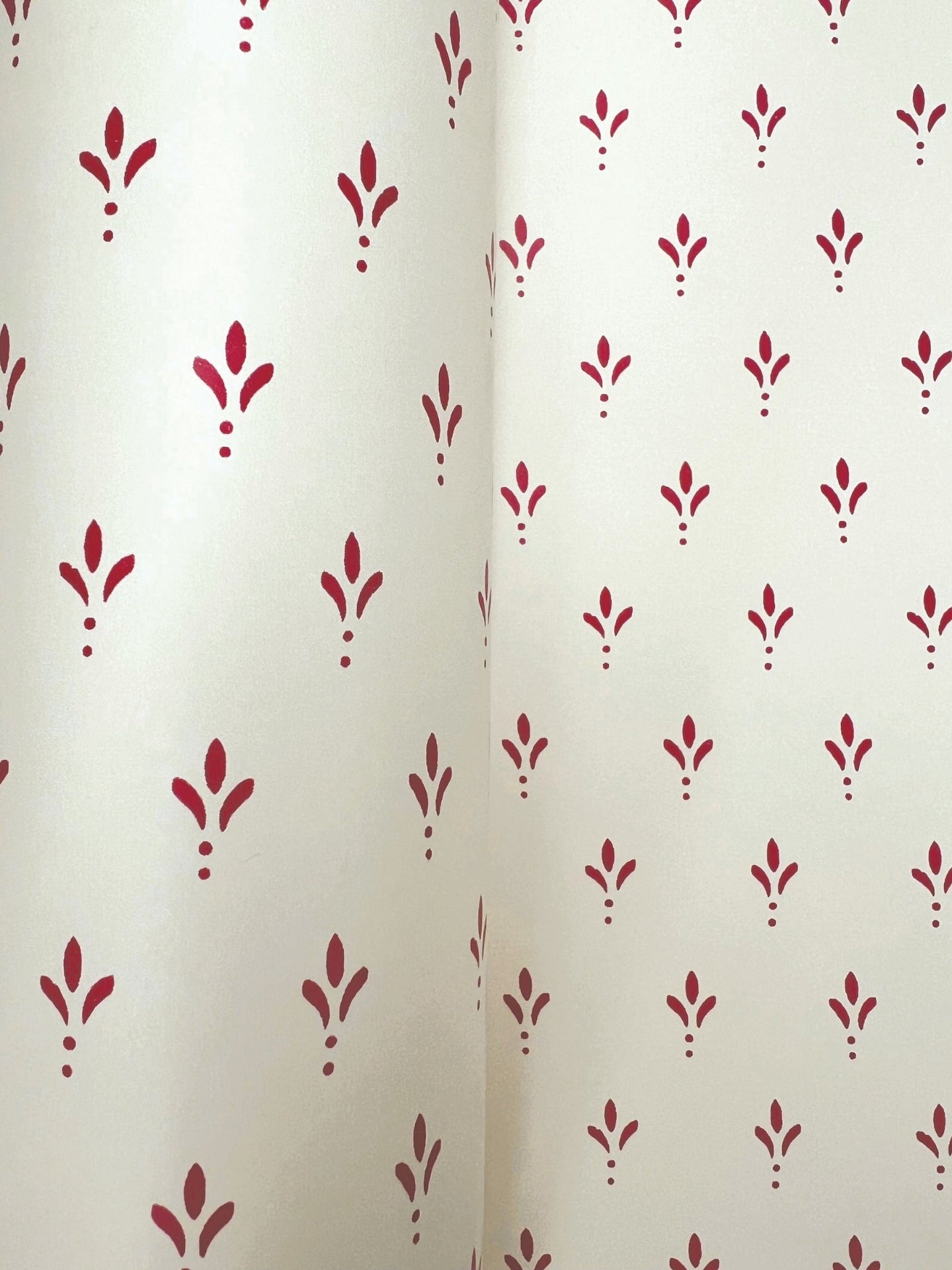 charm-wallpaper-red-york-wallcoverings-mf4771