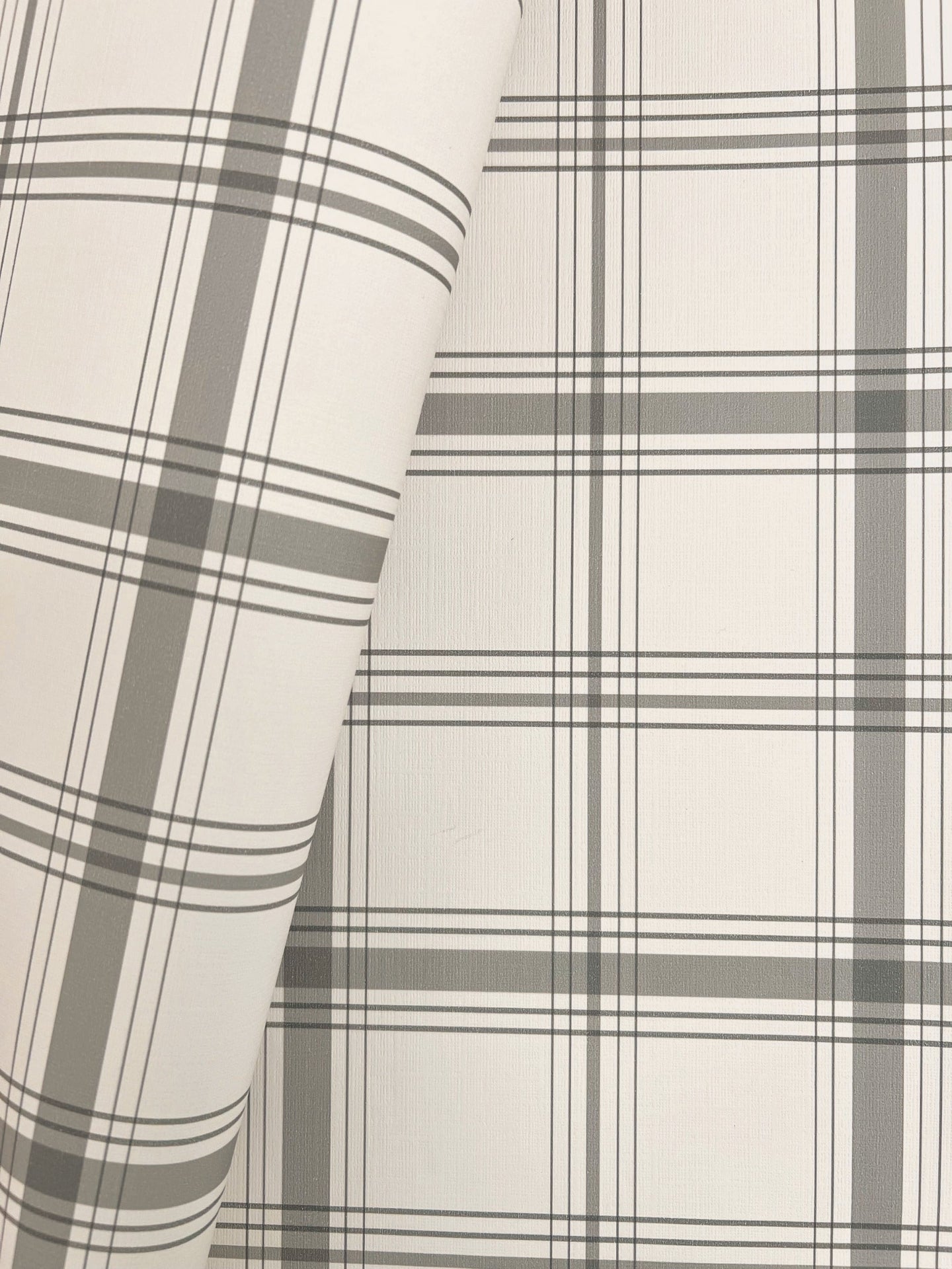 hunter-wallpaper-charcoal-york-wallcoverings-mf4792