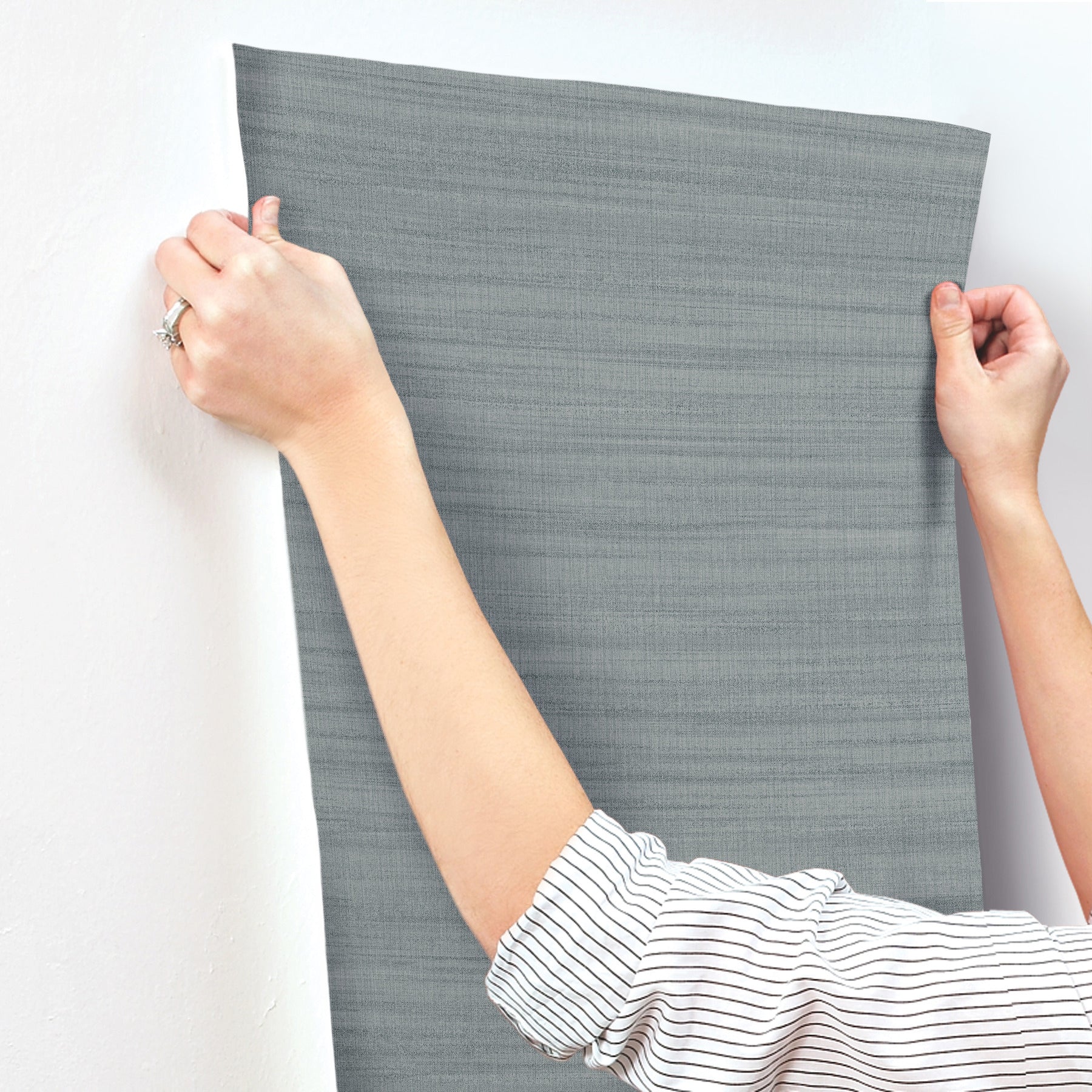 washed-linen-wallpaper-denim-york-wallcoverings-om3662
