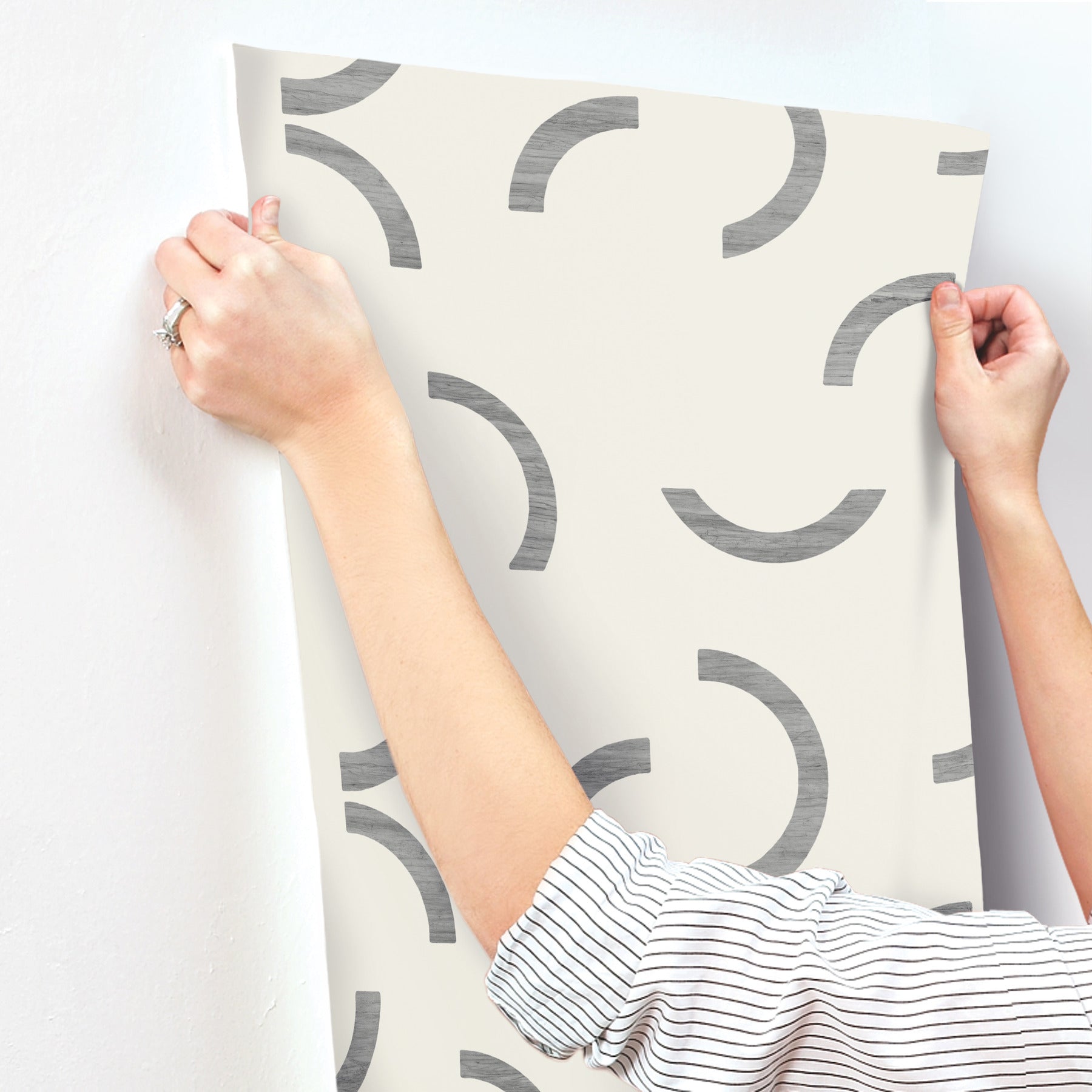 lunula-wallpaper-black-york-wallcoverings-fm1022