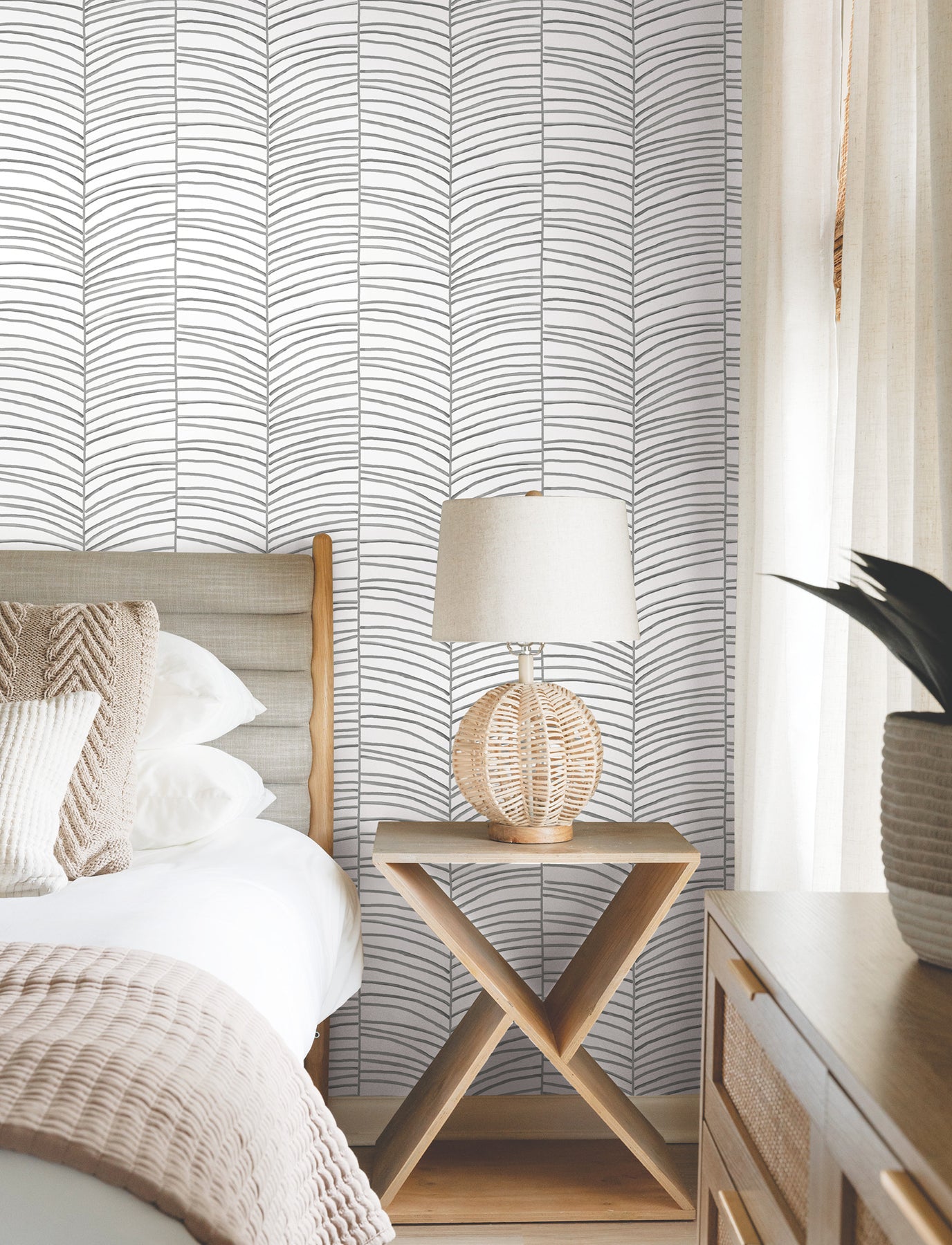 cascade-palm-chevron-onyx-york-wallcoverings-mt5673