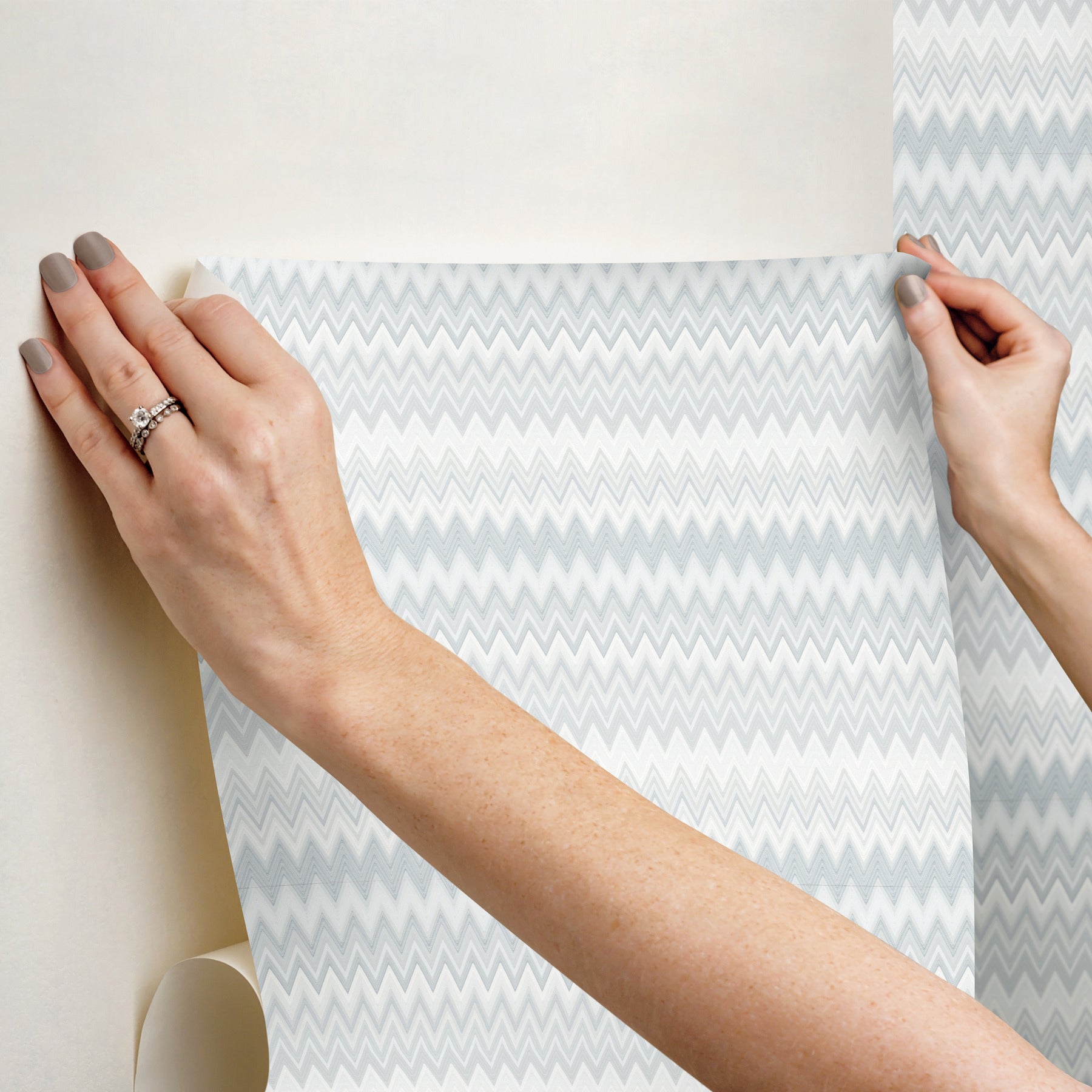 zig-zag-wallpaper-white-york-wallcoverings-psw1640rl