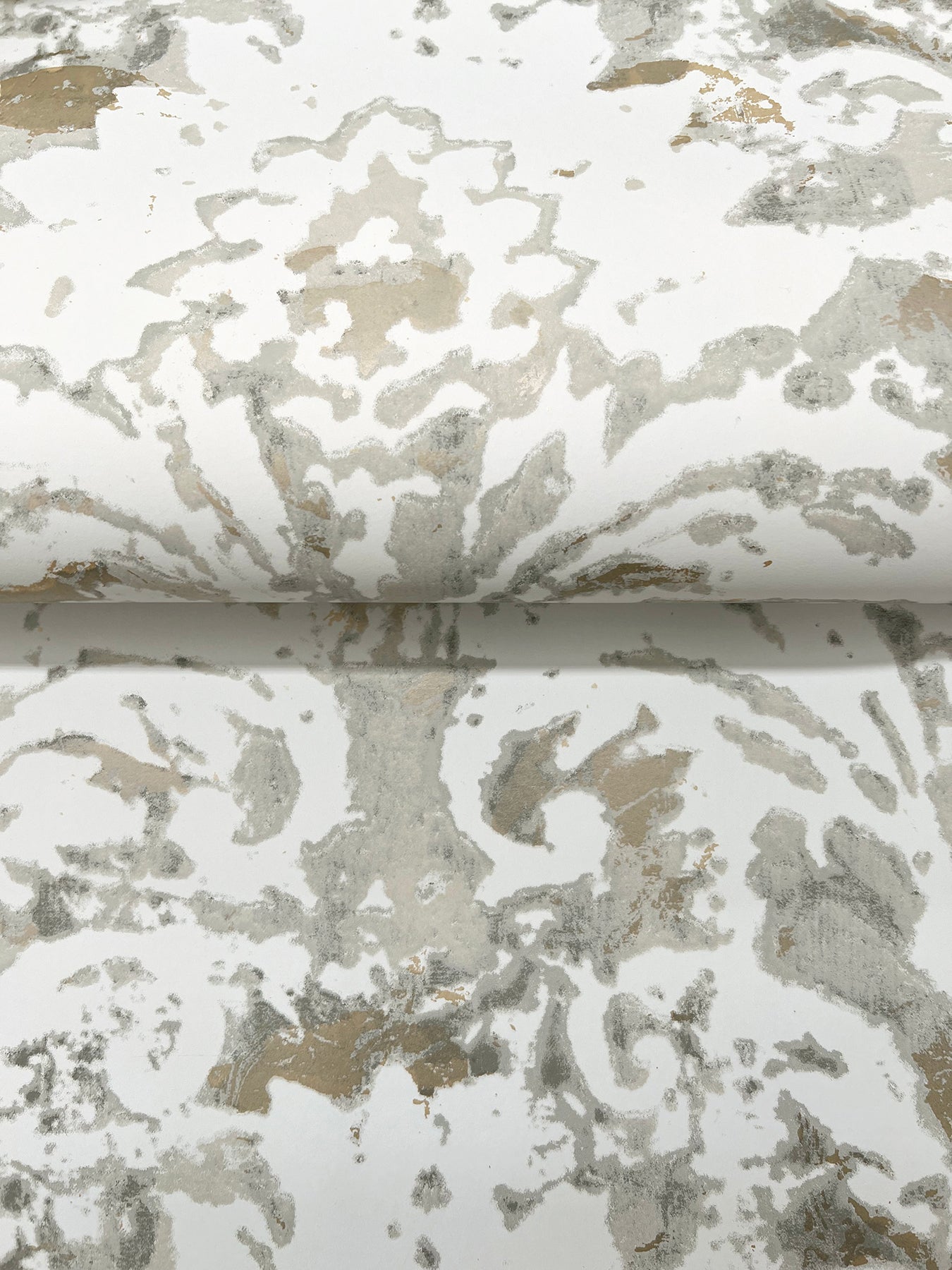 velvet-crush-damask-wallpaper-soft-neutral-pearl-york-wallcoverings-df3333