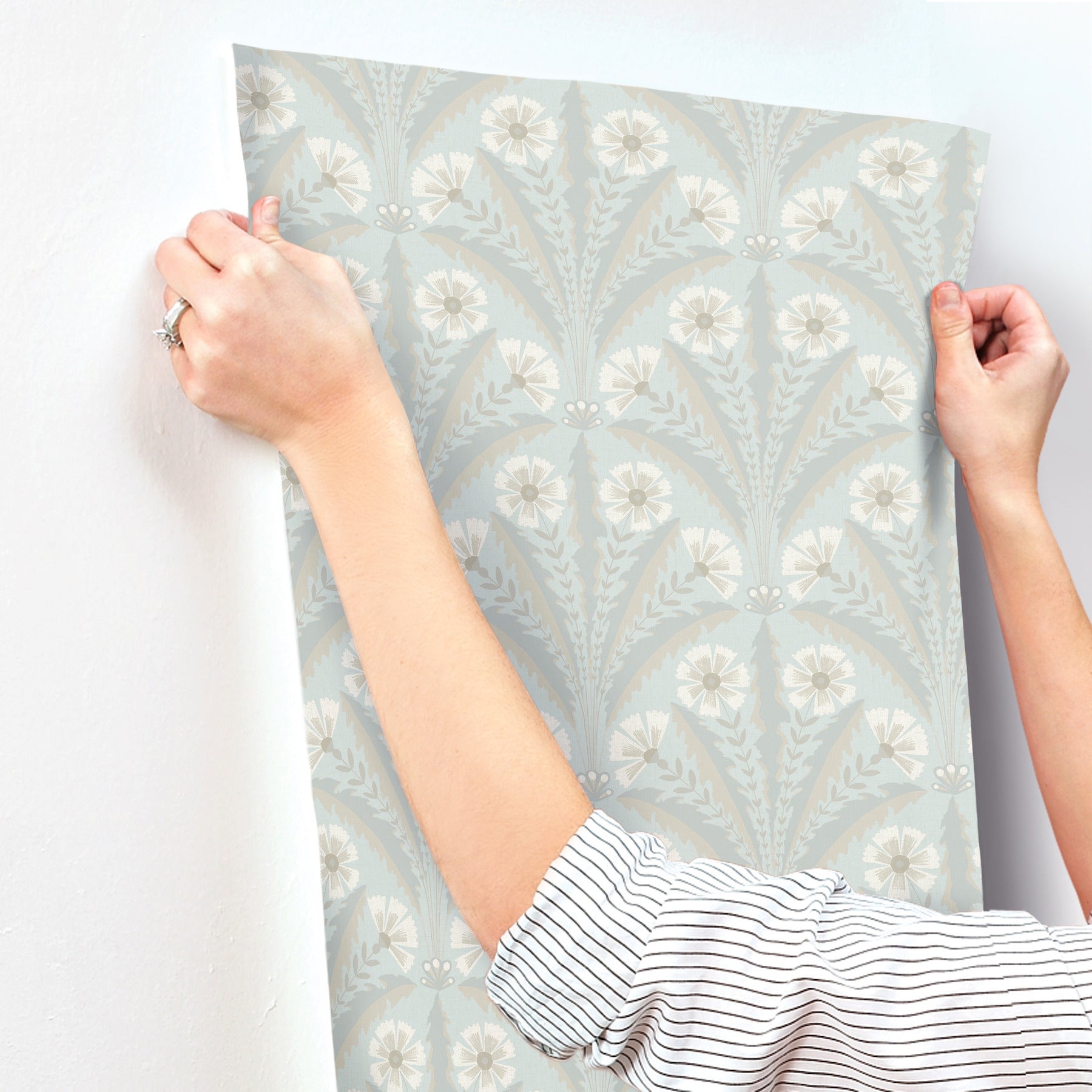 tap-root-light-blue-floral-damask-wallpaper-york-wallcoverings-4169-27602