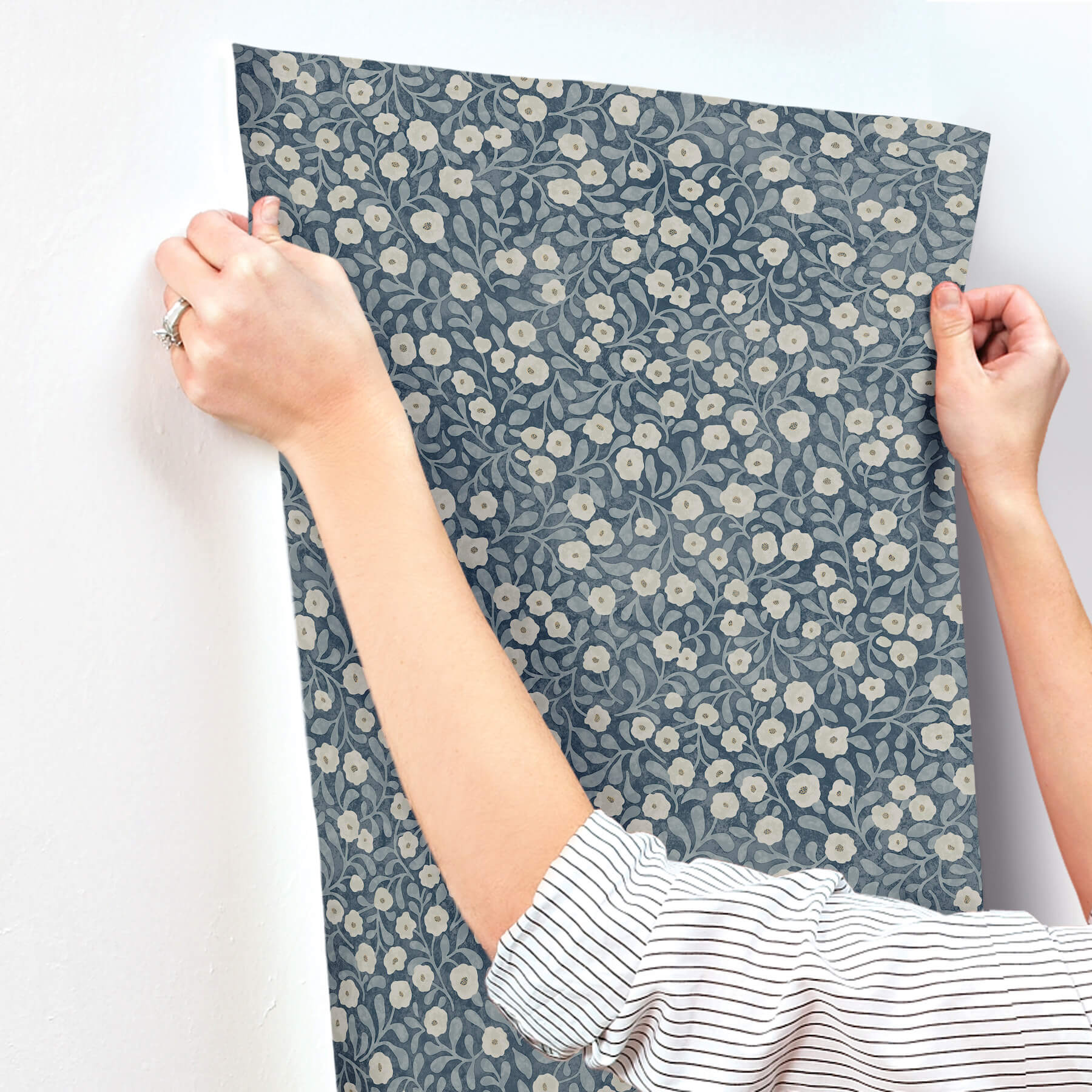 poppy-trail-dark-blue-floral-wallpaper-york-wallcoverings-4169-83135 - York Wallcoverings Wallpaper