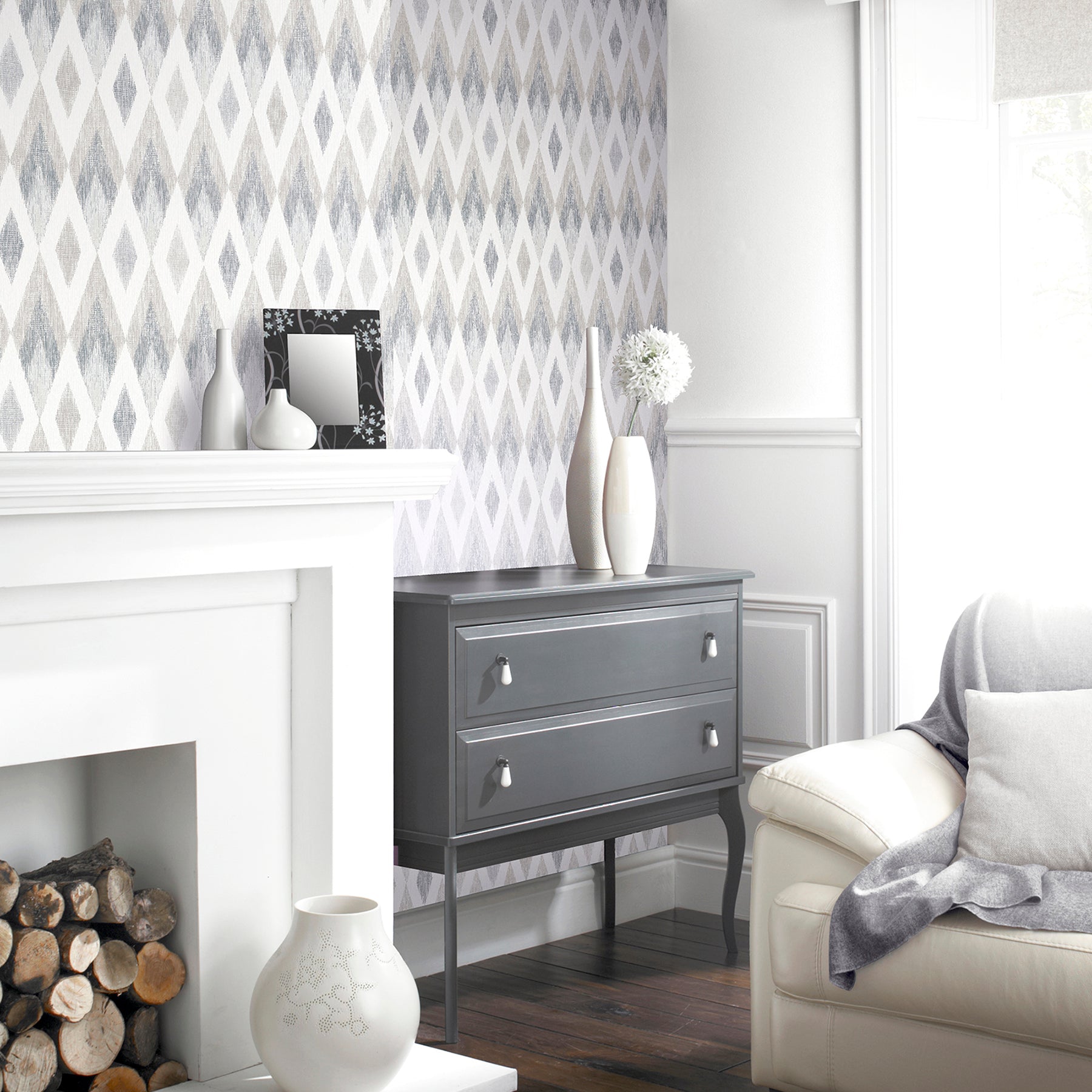 fitzgerald-grey-ikat-diamond-wallpaper-york-wallcoverings-ah297200 - York Wallcoverings Wallpaper