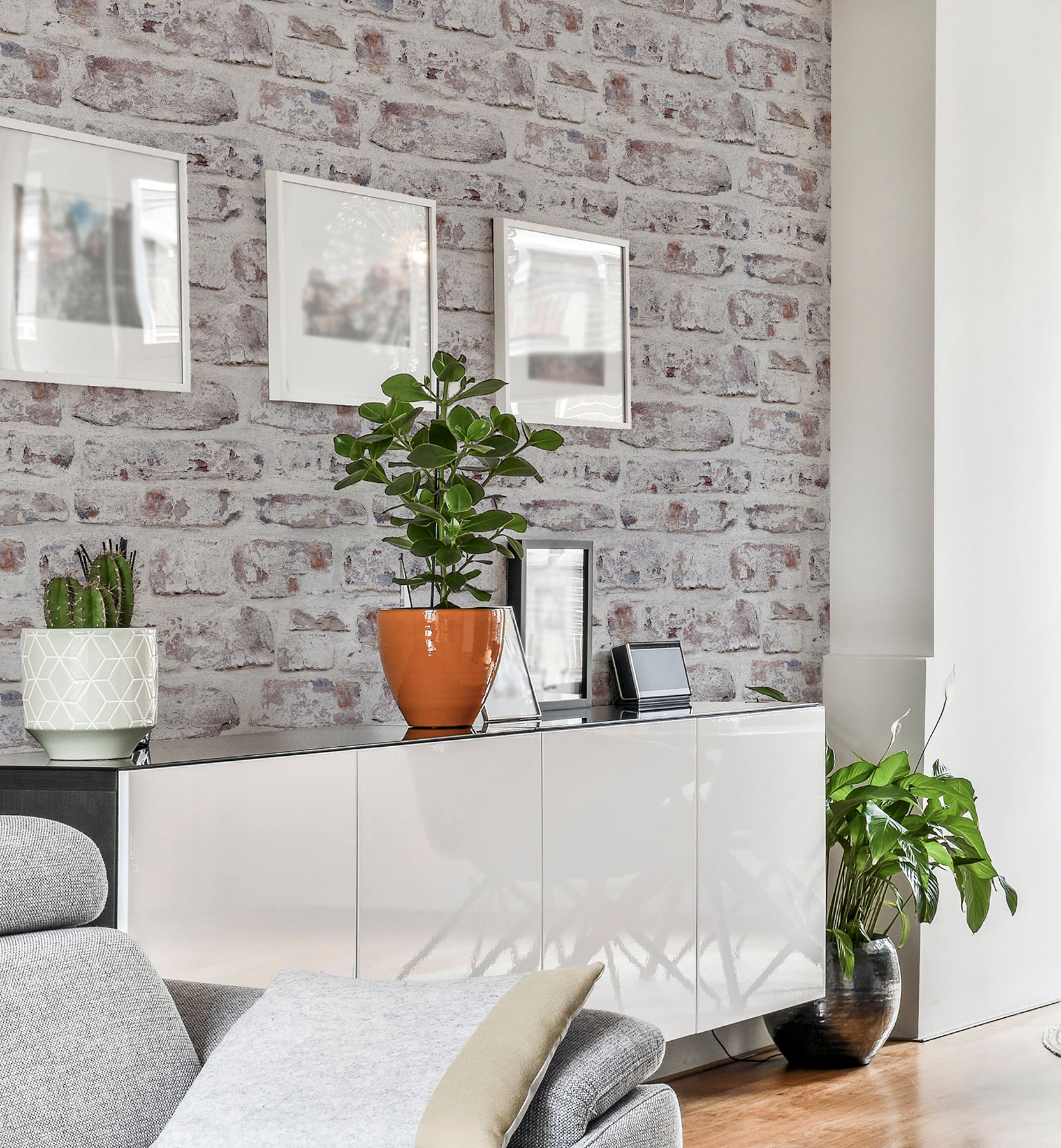 domenic-white-whitewashed-brick-wallpaper-york-wallcoverings-ah671100 - York Wallcoverings Wallpaper