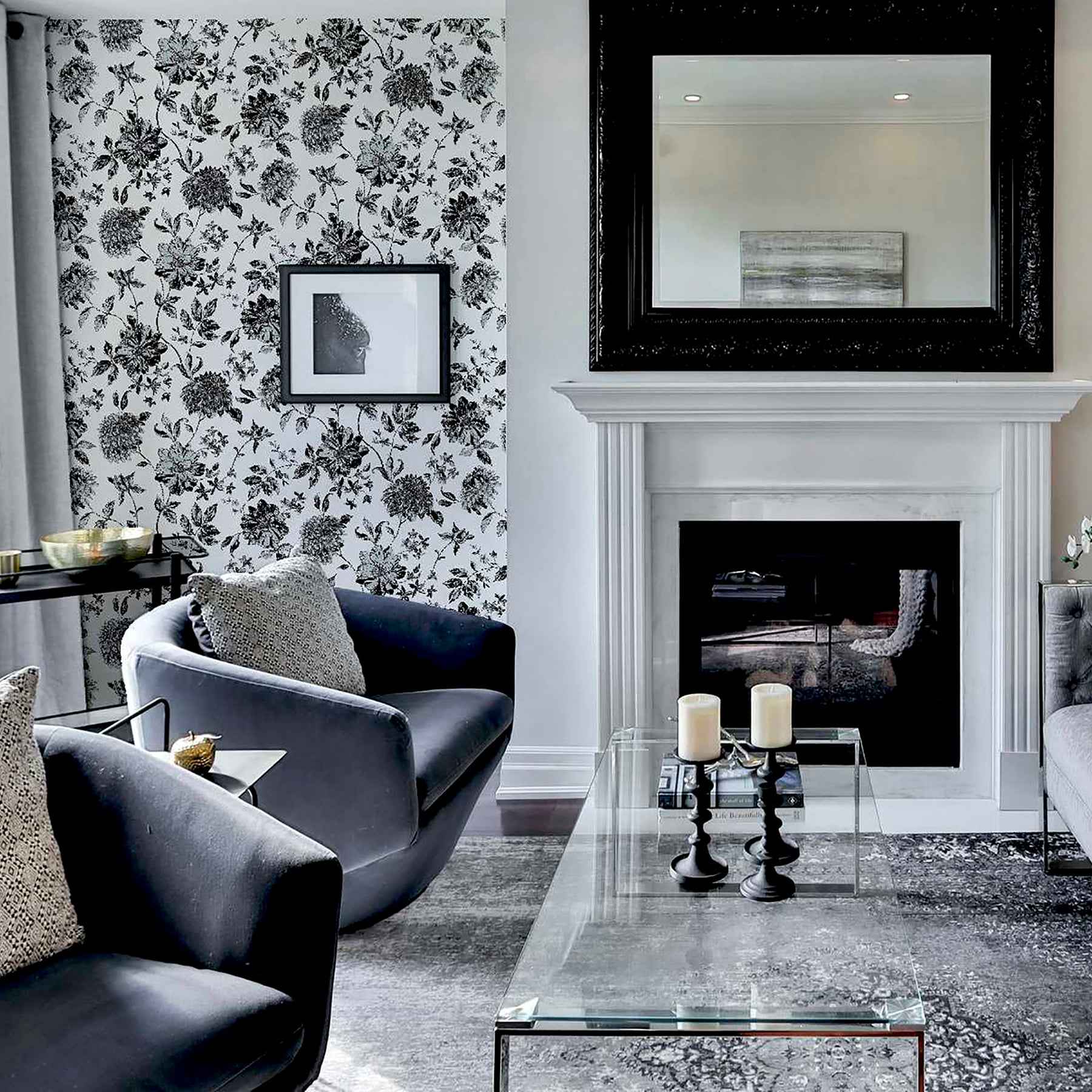 Della Black Floral Trail Wallpaper - York Wallcoverings - AH692507 - York Wallcoverings Wallpaper