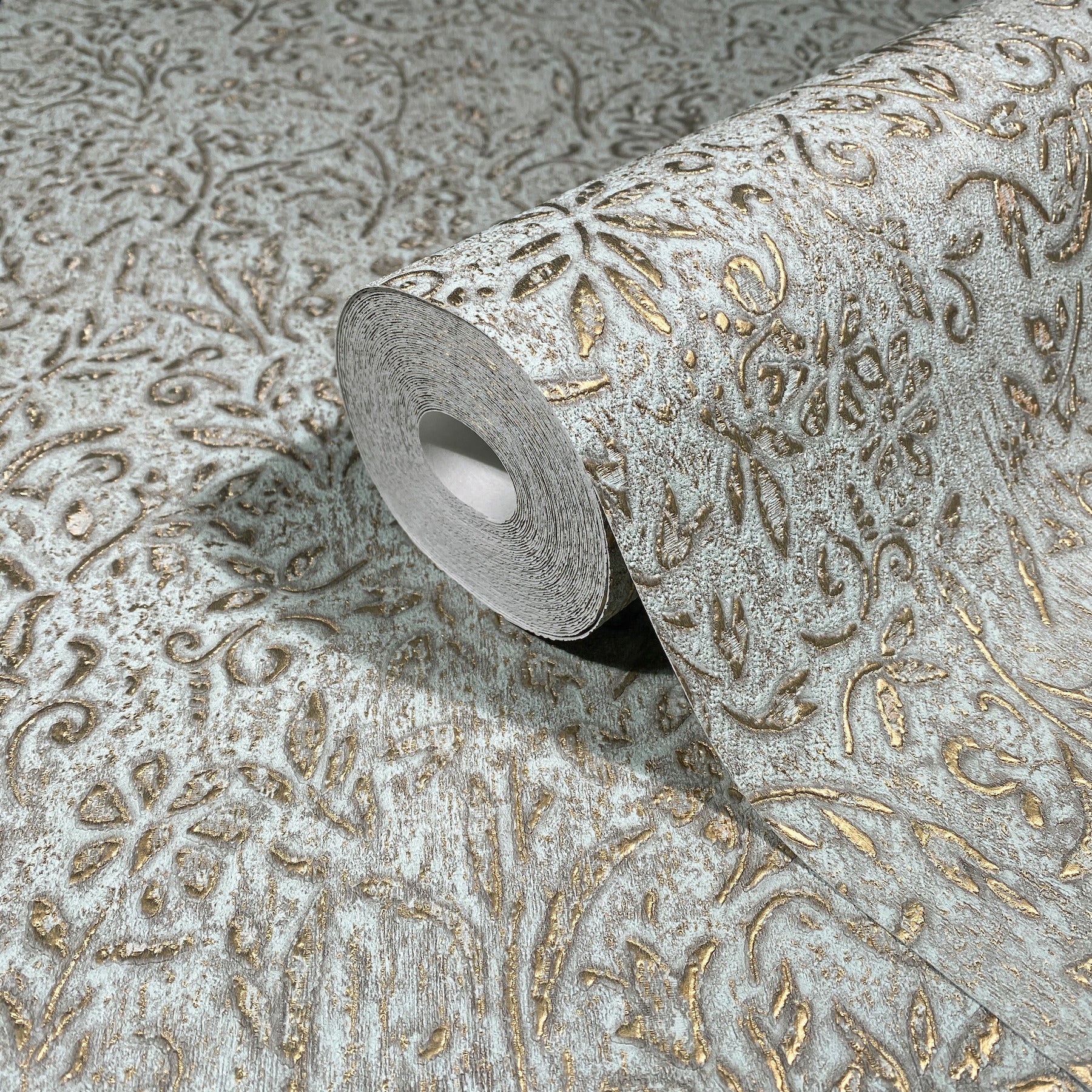 sculpted-floral-gold-relief-wallpaper-york-wallcoverings-ma35532