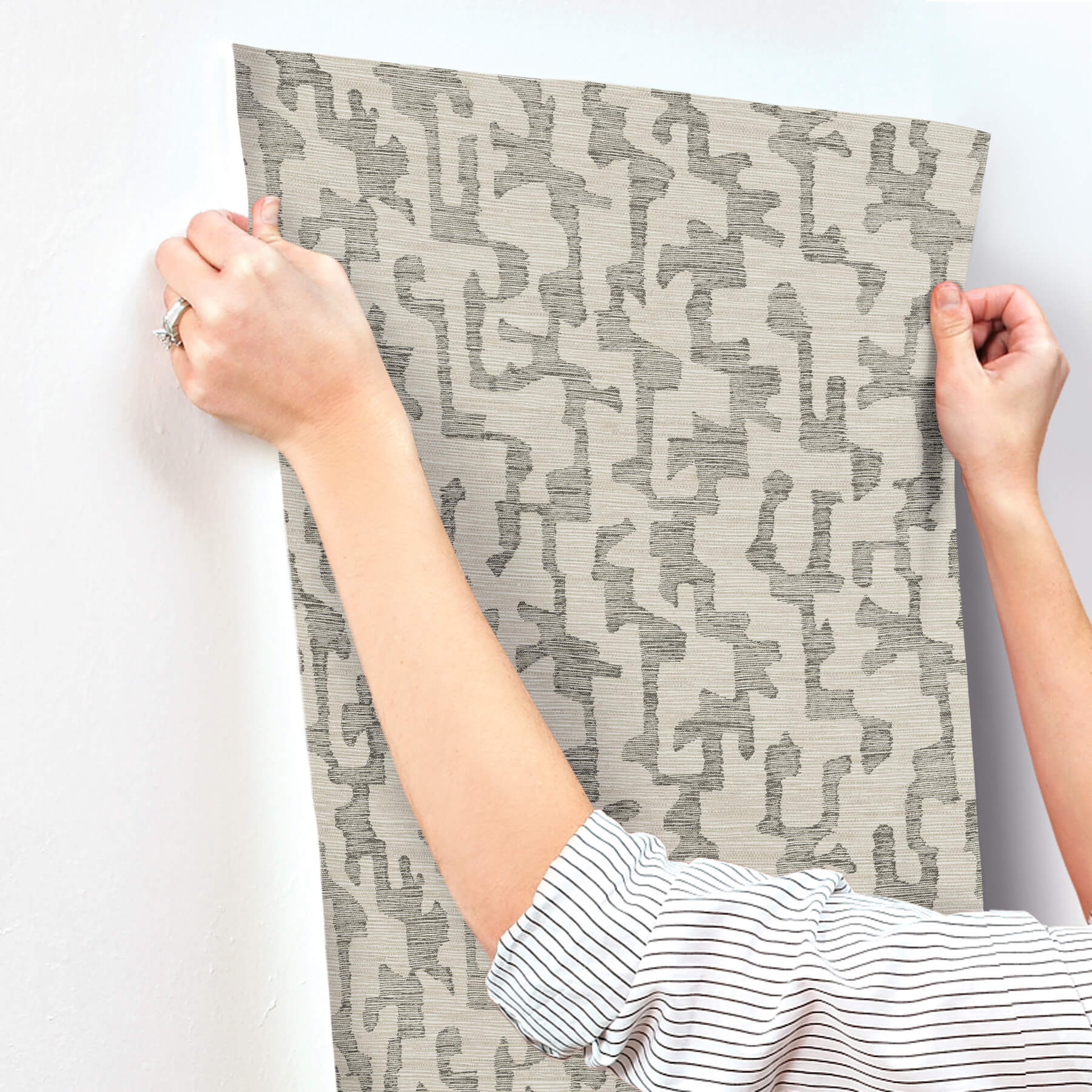 cipher-black-geometric-faux-grasscloth-wallpaper-york-wallcoverings-4177-27704 - York Wallcoverings Wallpaper