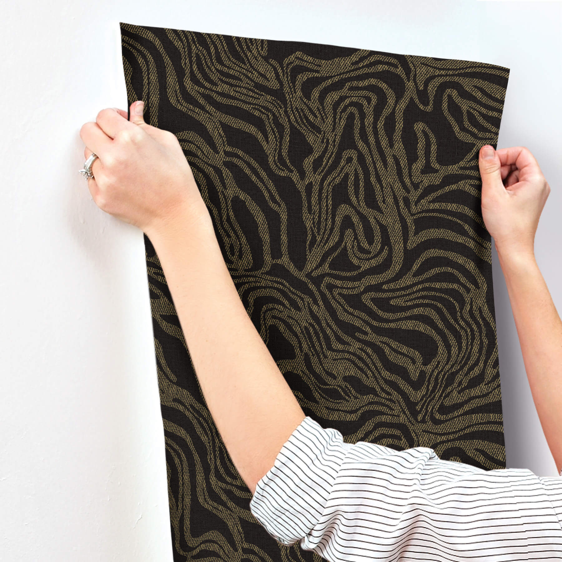 massar-black-modern-marbled-wallpaper-york-wallcoverings-4177-27709 - York Wallcoverings Papel pintado