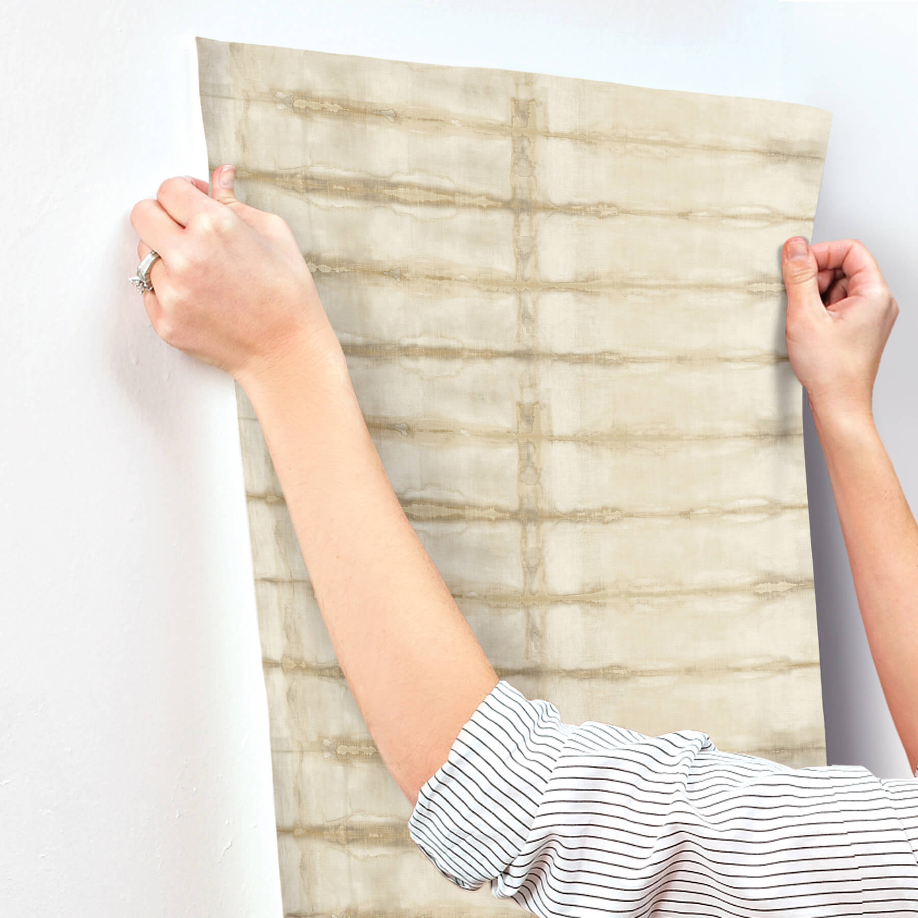 modulus-wheat-geometric-stripe-wallpaper-york-wallcoverings-4177-27730 - York Wallcoverings Papel pintado
