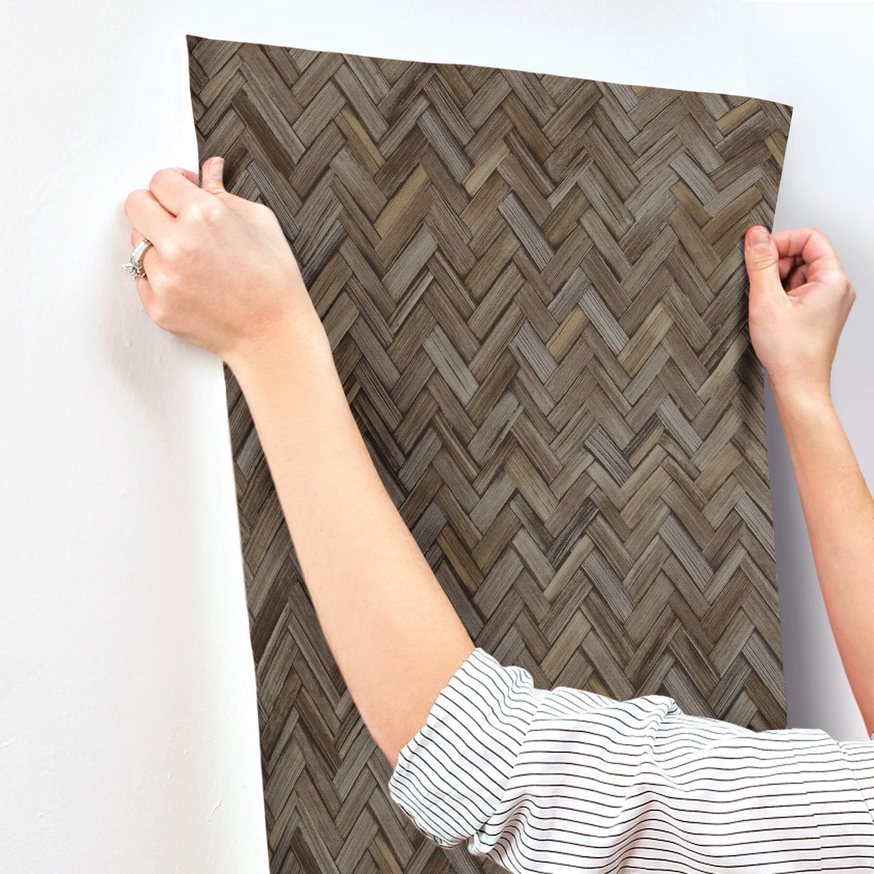 ellery-charcoal-herringbone-wallpaper-york-wallcoverings-4202-410358 - York Wallcoverings Papel pintado