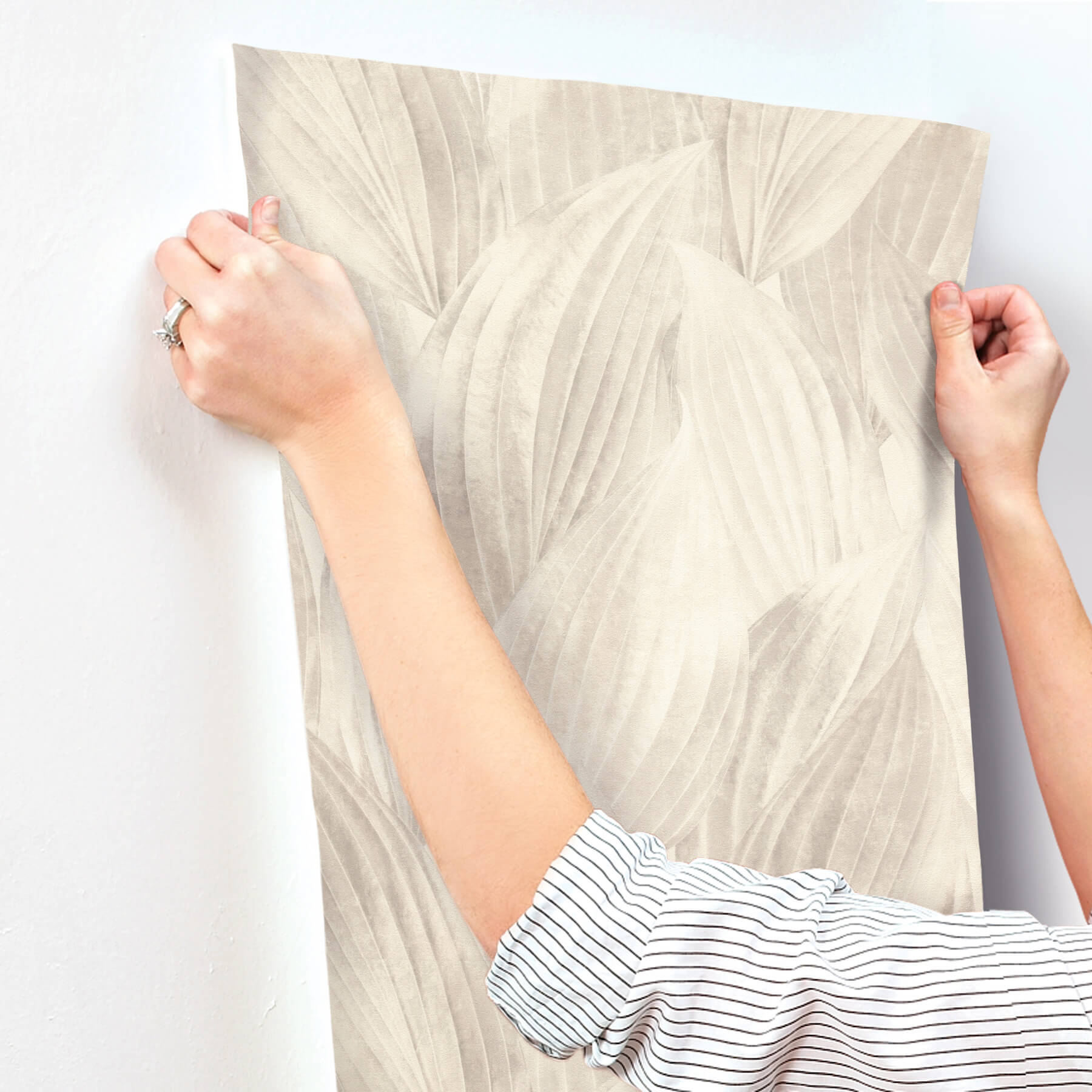 melora-light-grey-leaf-wallpaper-york-wallcoverings-4202-571516 - York Wallcoverings Papel pintado