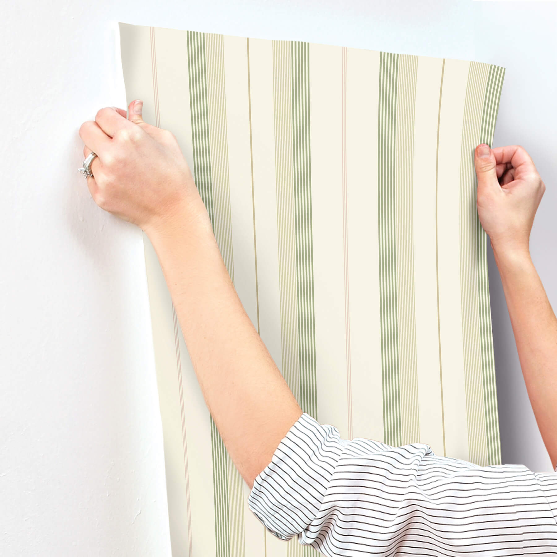 herrgrd-green-stripe-wallpaper-york-wallcoverings-4201-20117 - York Wallcoverings Papel pintado