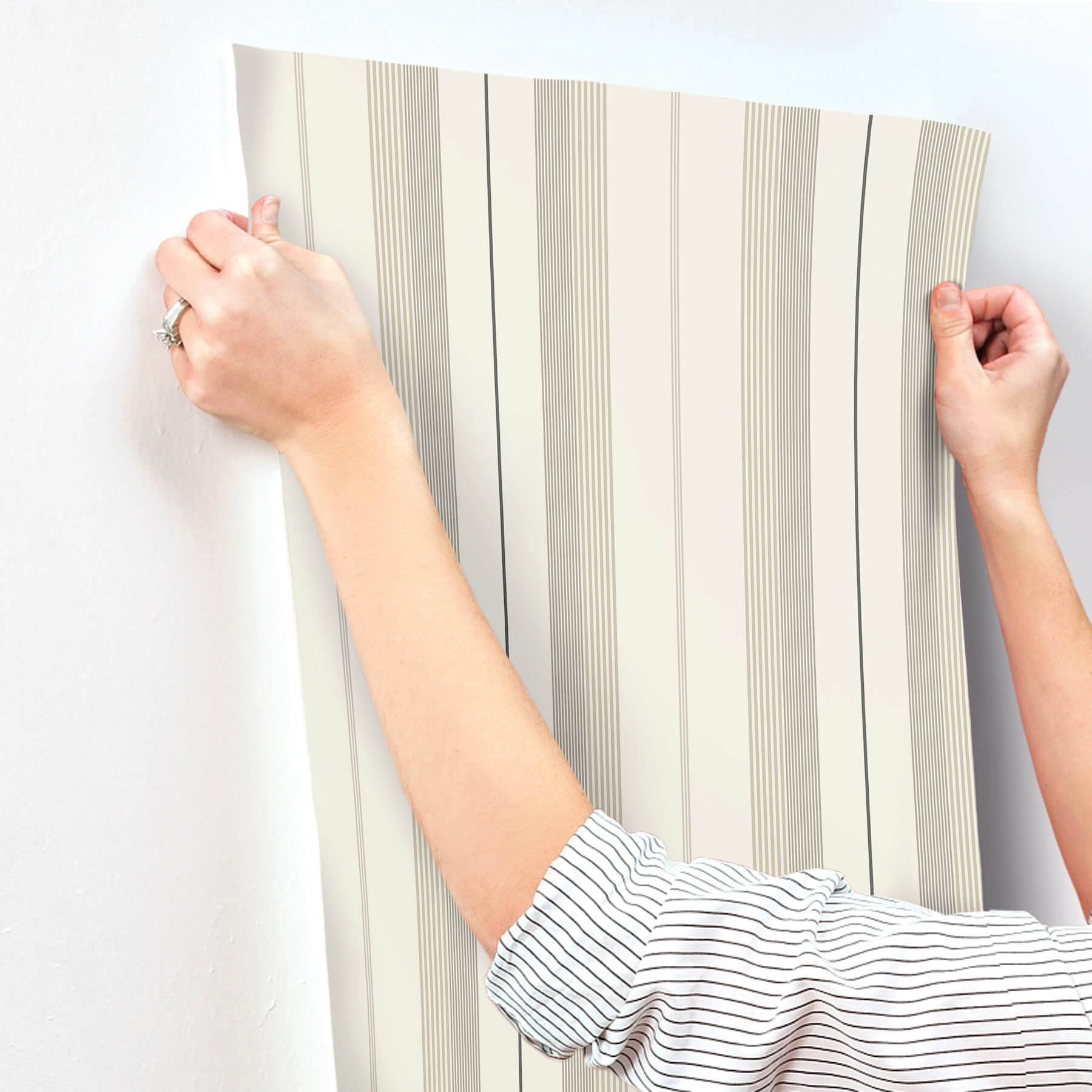 herrgrd-neutral-stripe-wallpaper-york-wallcoverings-4201-20118 - York Wallcoverings Papel pintado