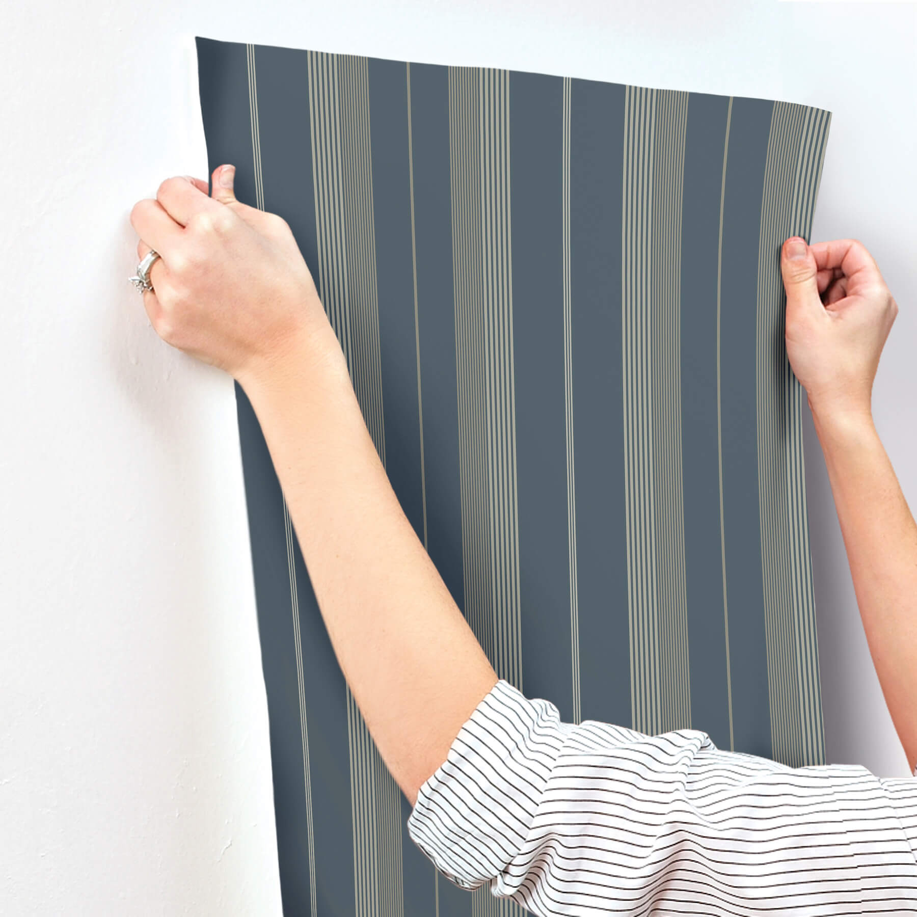 herrgrd-navy-stripe-wallpaper-york-wallcoverings-4201-20120 - York Wallcoverings Wallpaper