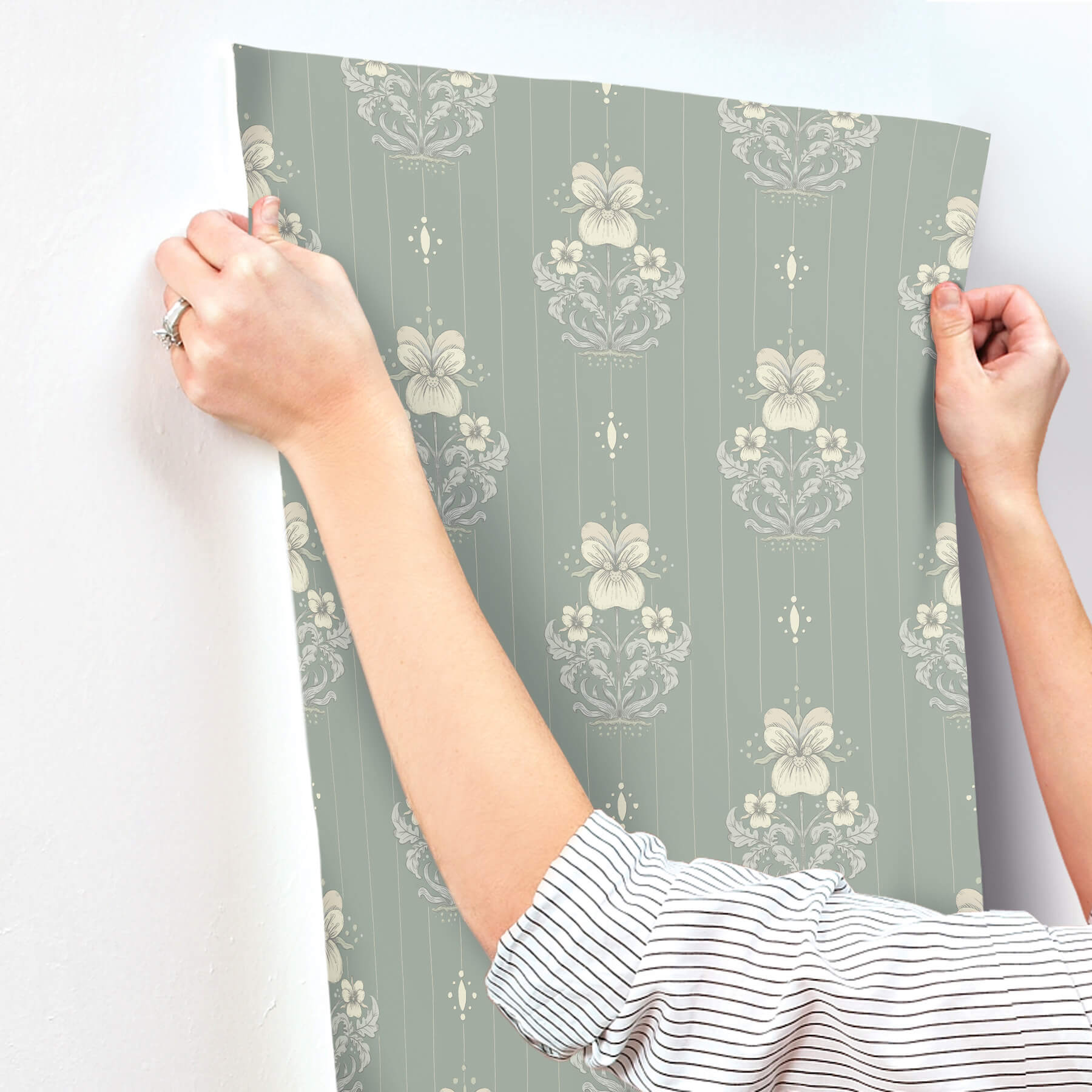 gullvie-seafoam-pansies-wallpaper-york-wallcoverings-4201-48007 - York Wallcoverings Papel pintado