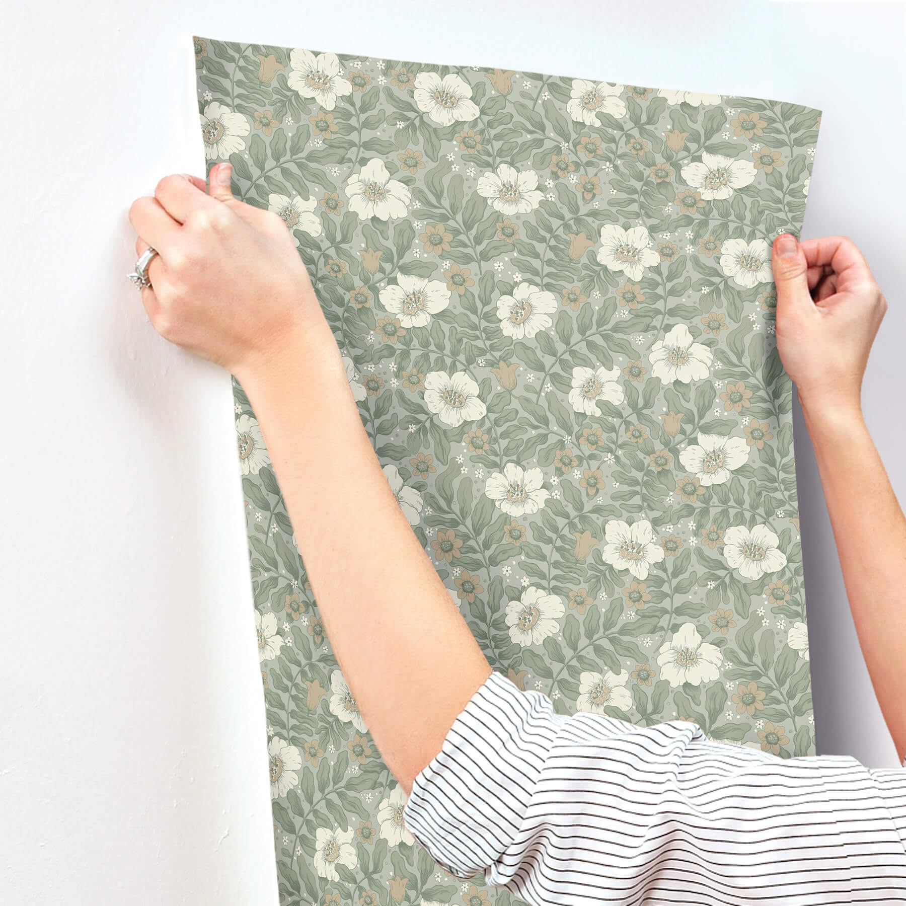 maggan-sea-green-floral-trail-wallpaper-york-wallcoverings-4201-48020 - York Wallcoverings Wallpaper