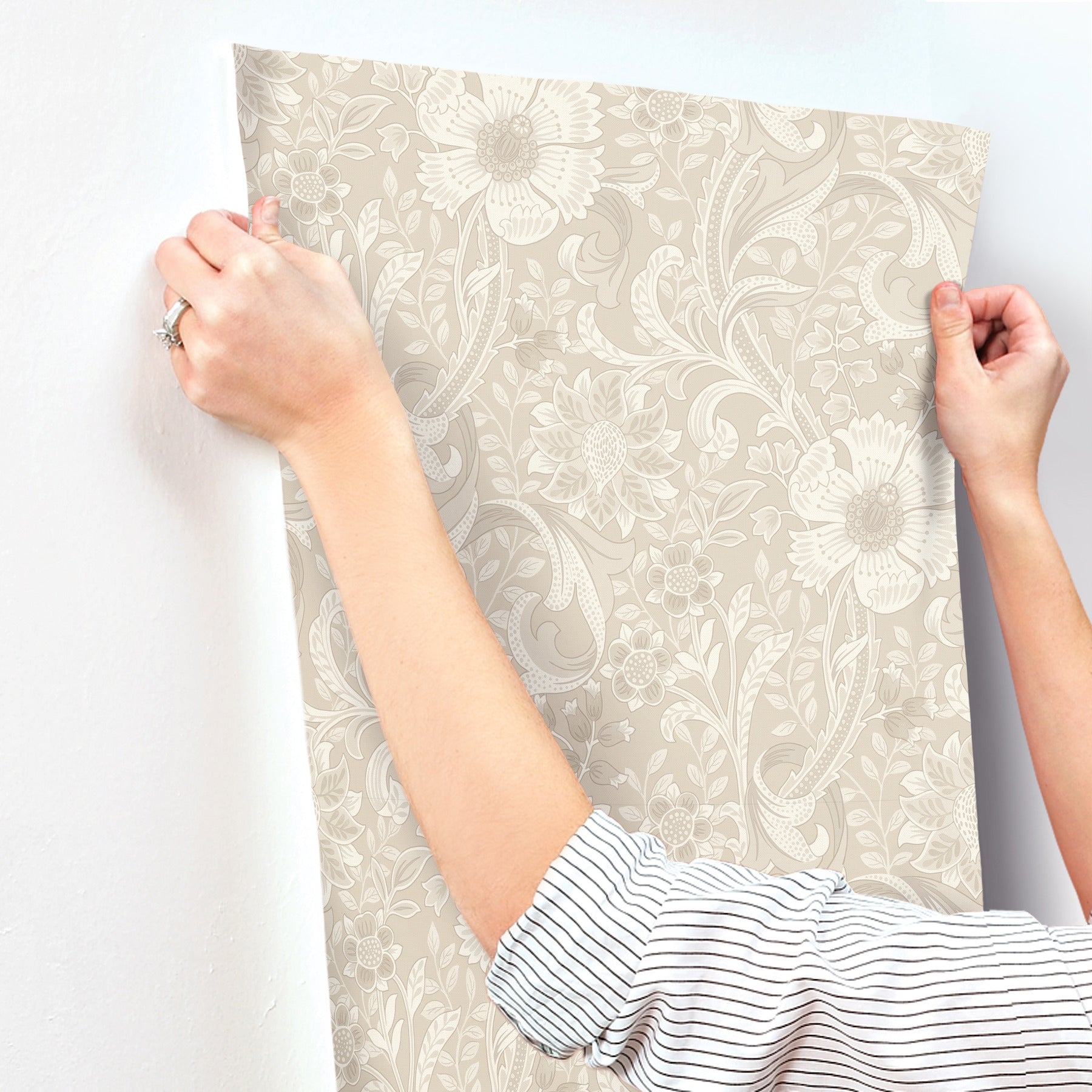 liora-beige-floral-trail-wallpaper-york-wallcoverings-4191-83012 - York Wallcoverings Papel pintado
