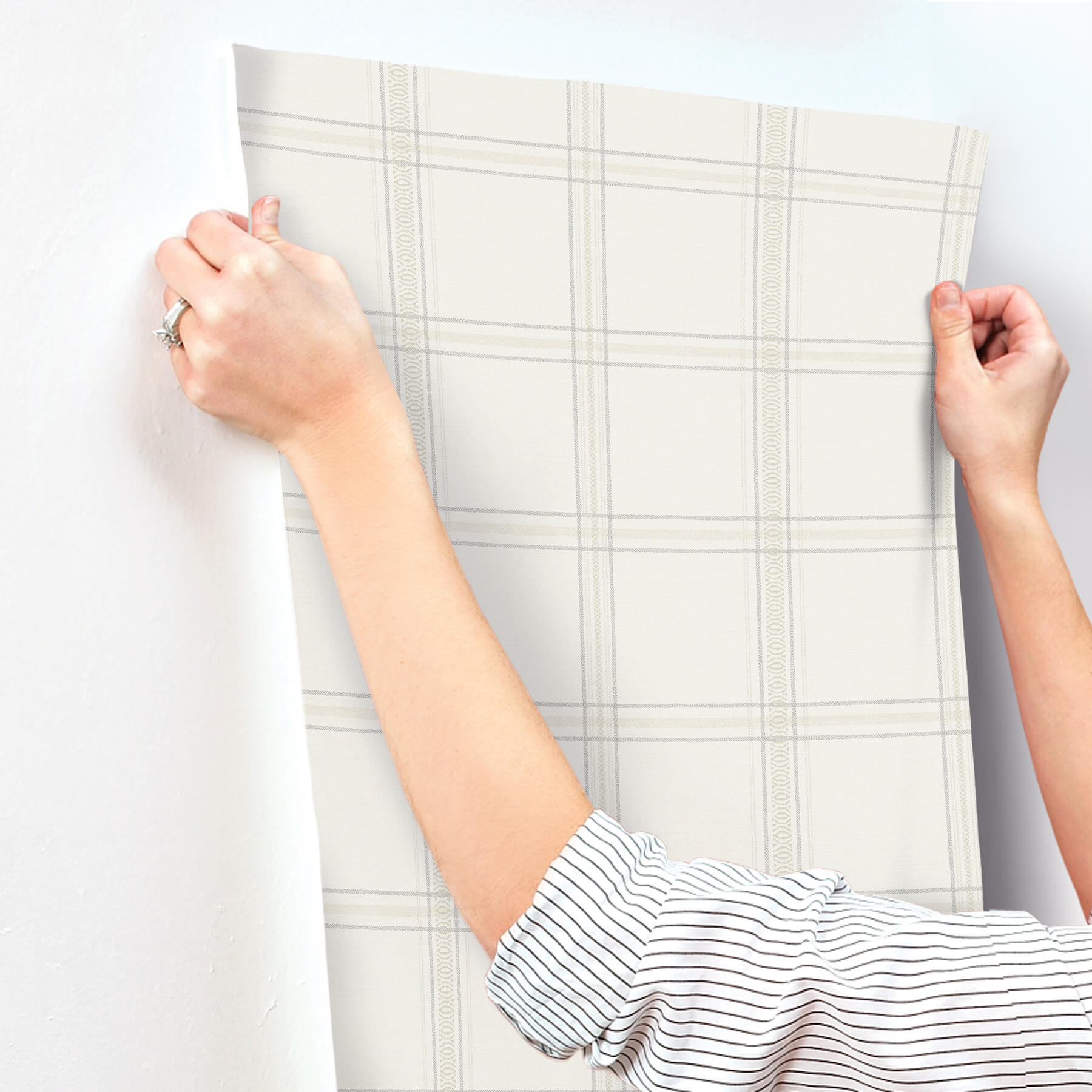 auberge-white-plaid-wallpaper-york-wallcoverings-4192-27606 - York Wallcoverings Wallpaper