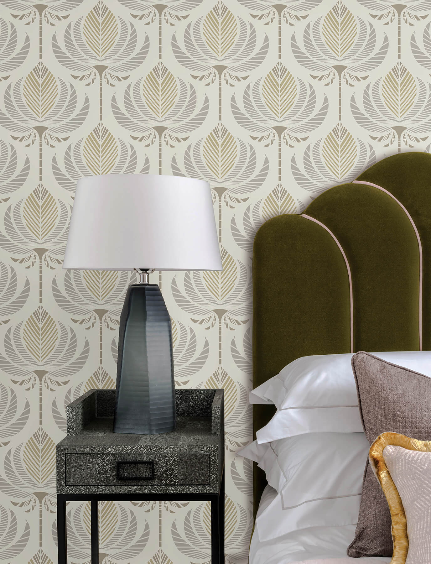 ferrenby-metallic-floral-fan-wallpaper-york-wallcoverings-4198-27832 - York Wallcoverings Wallpaper