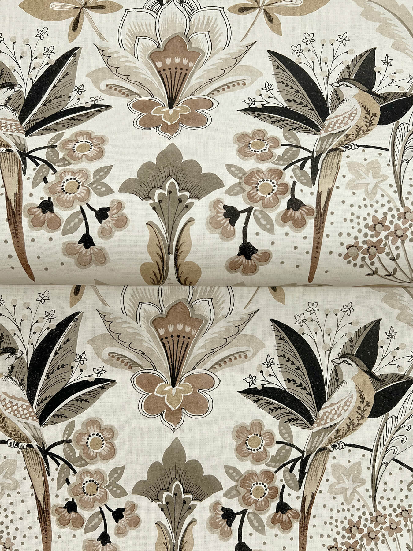 bernadette-black-garden-wilderness-wallpaper-york-wallcoverings-4198-27834 - York Wallcoverings Wallpaper