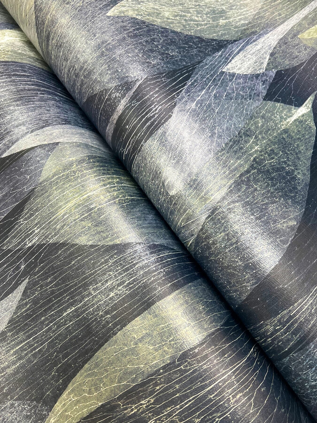 shimmering-canopy-indigo-botanical-wallpaper-york-wallcoverings-cod0604 - York Wallcoverings Wallpaper