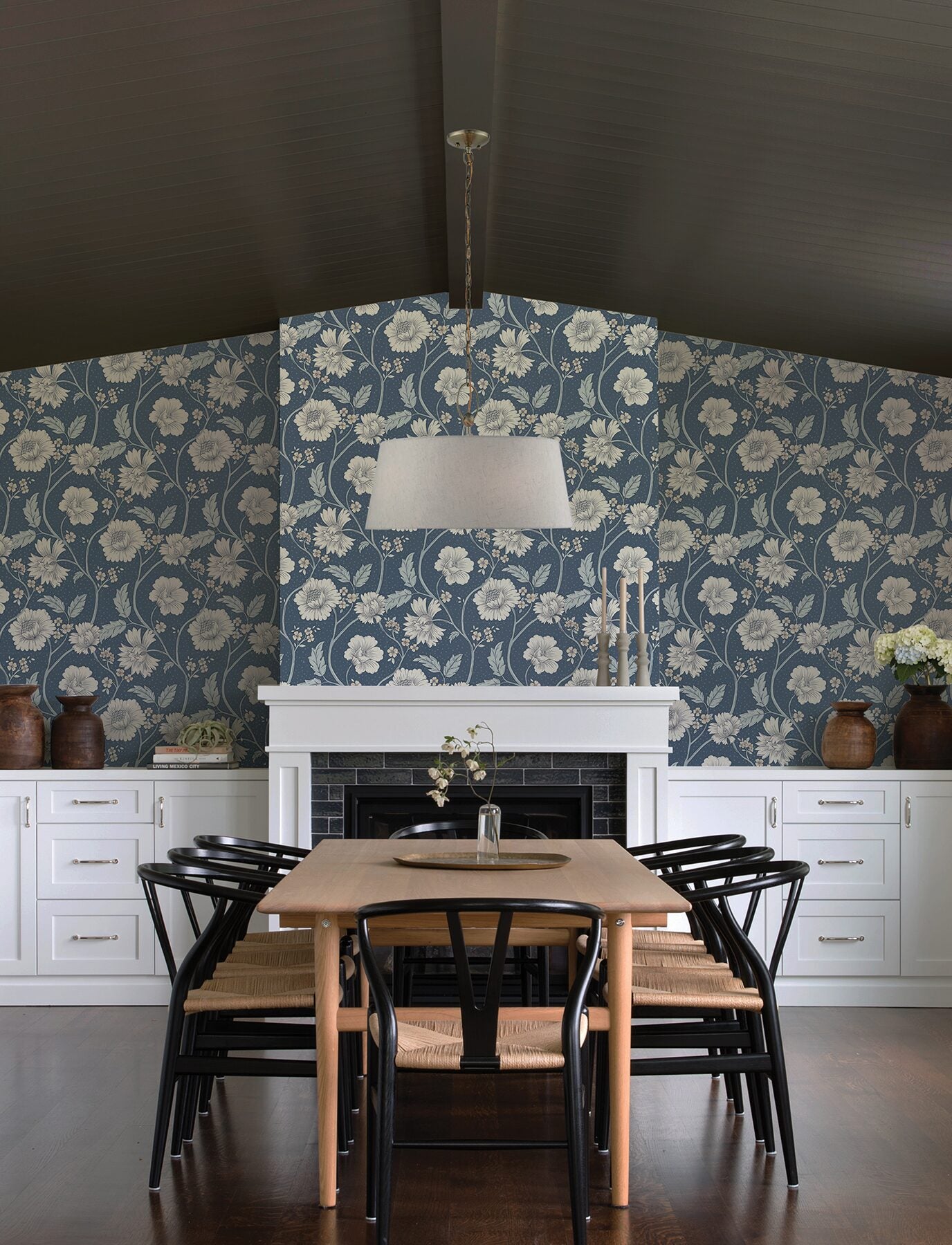 hazel-navy-floral-trail-wallpaper-york-wallcoverings-4199-83710 - York Wallcoverings Wallpaper