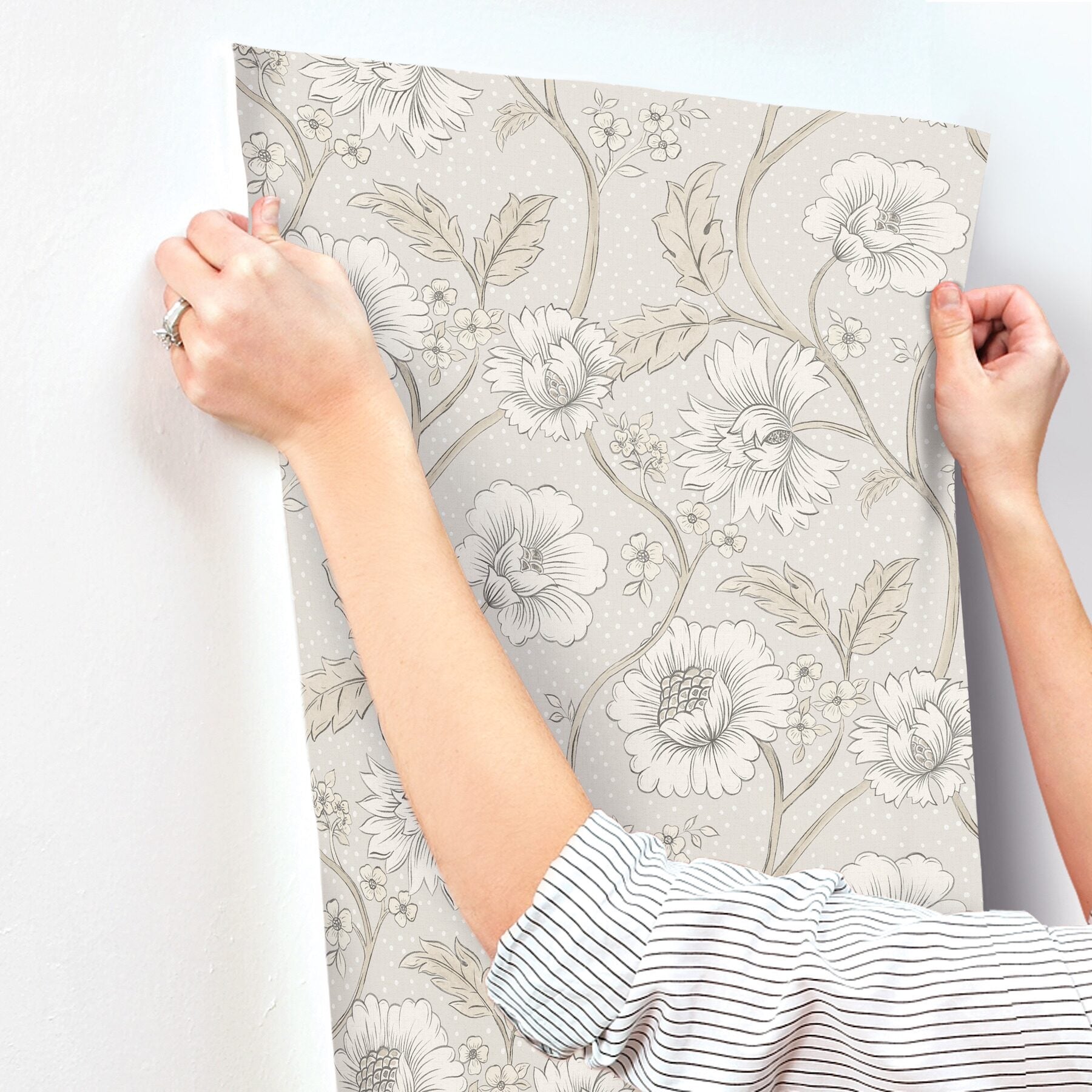 hazel-grey-floral-trail-wallpaper-york-wallcoverings-4199-83711 - York Wallcoverings Wallpaper