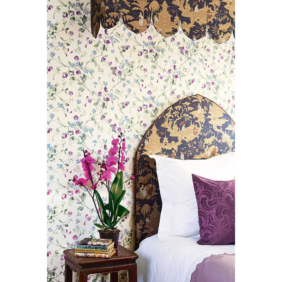 Sweet Pea - Violet - COLE & SON Wallpaper