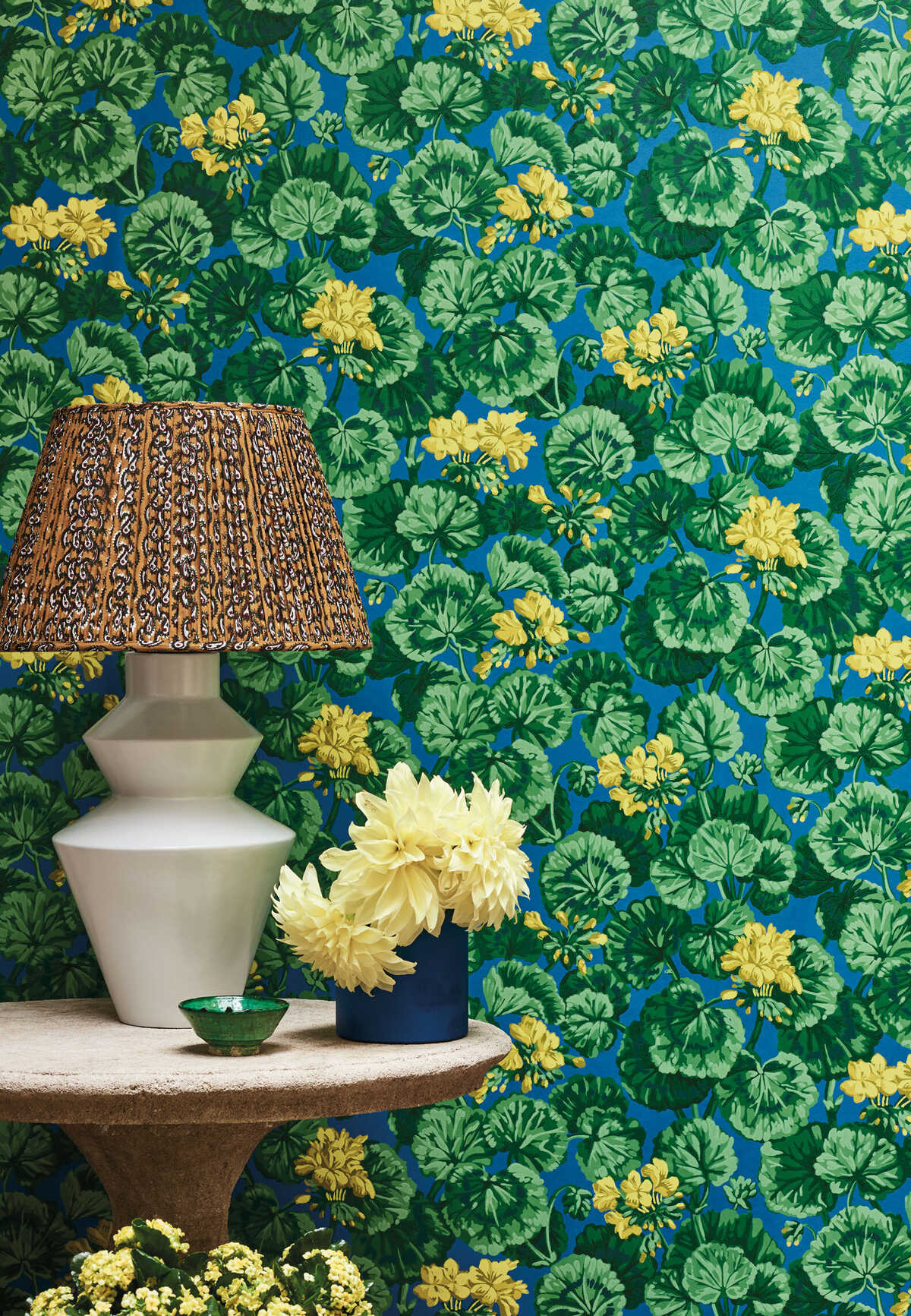 Geranium - Lemon/Forest Green/Electric Blue - COLE & SON Papel pintado