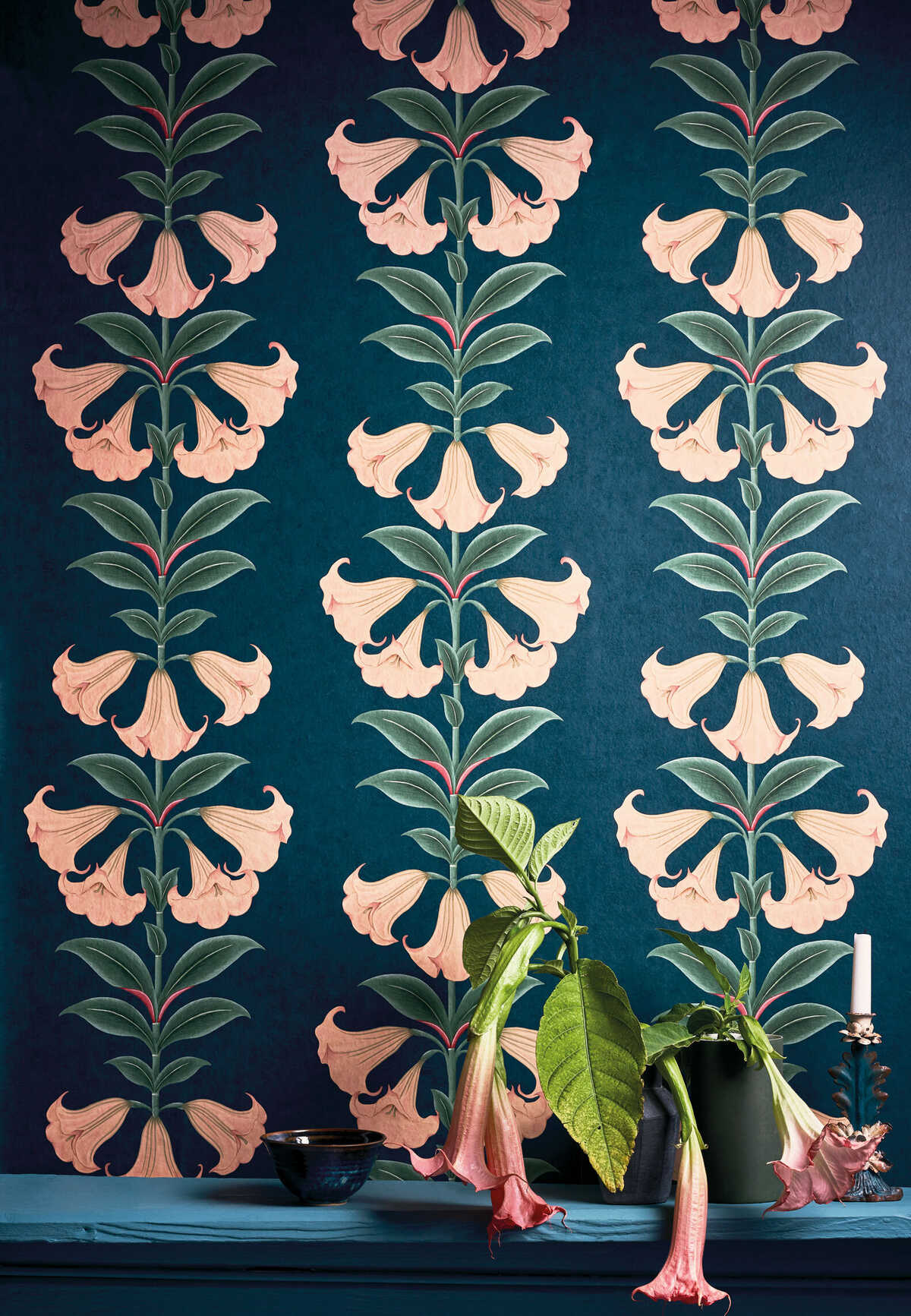 Angels Trumpet - Coral & Viridian On Ink - COLE & SON Wallpaper
