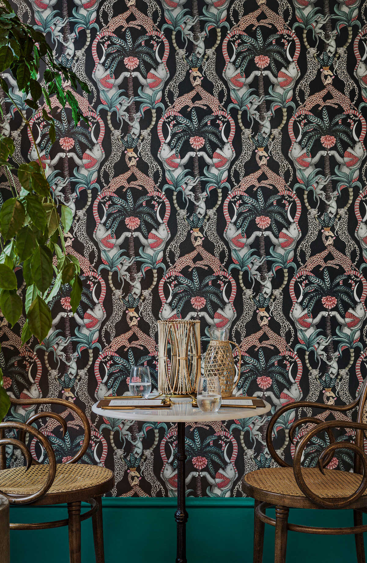 Safari Totem - Rby&Prntrmbl/Chrcl - COLE & SON Wallpaper