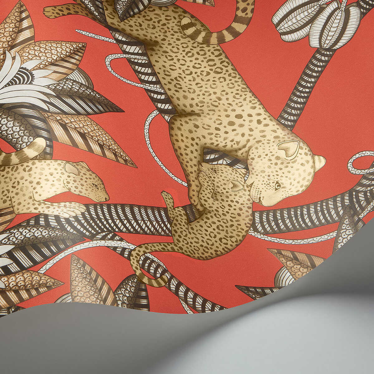 Satara - Soot&Metgld/Rouge - COLE & SON Wallpaper