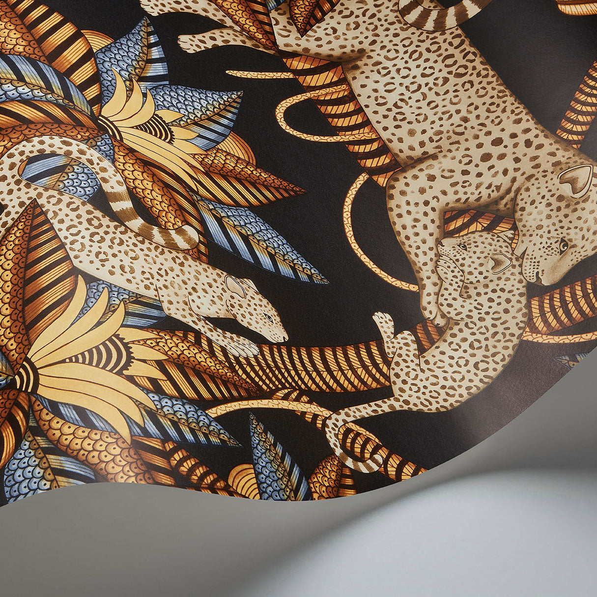 Satara - Brntorng&Snd/Blck - Cole & Son Wallpaper