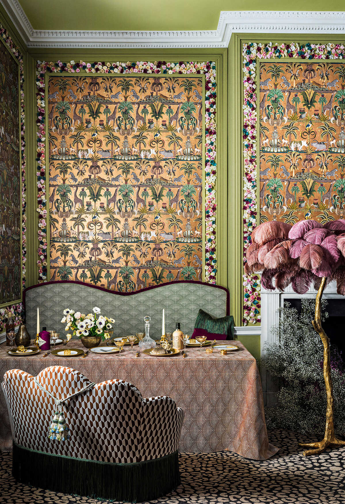 Afrika Kingdom - Olgrn/Spgrn/Mt Bronz - COLE & SON Wallpaper