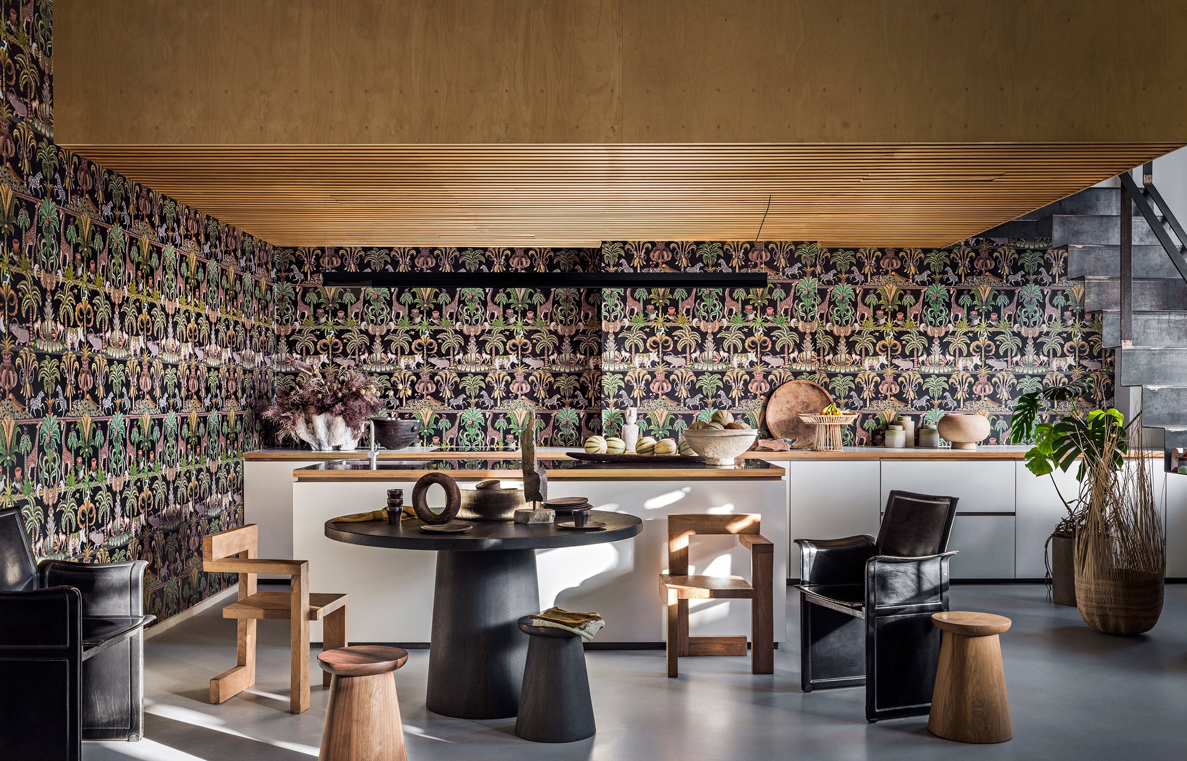 Afrika Kingdom - Olvgrn&Spgrn/Bck - Cole & Son Wallpaper