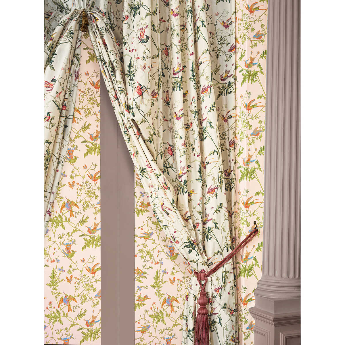 Hummingbirds - Blush/Blue - COLE & SON Wallpaper