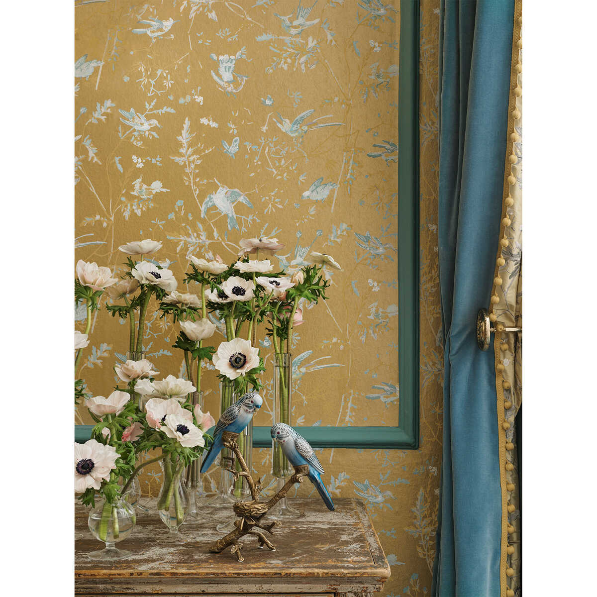Hummingbirds - Grey/Gold - COLE & SON Wallpaper