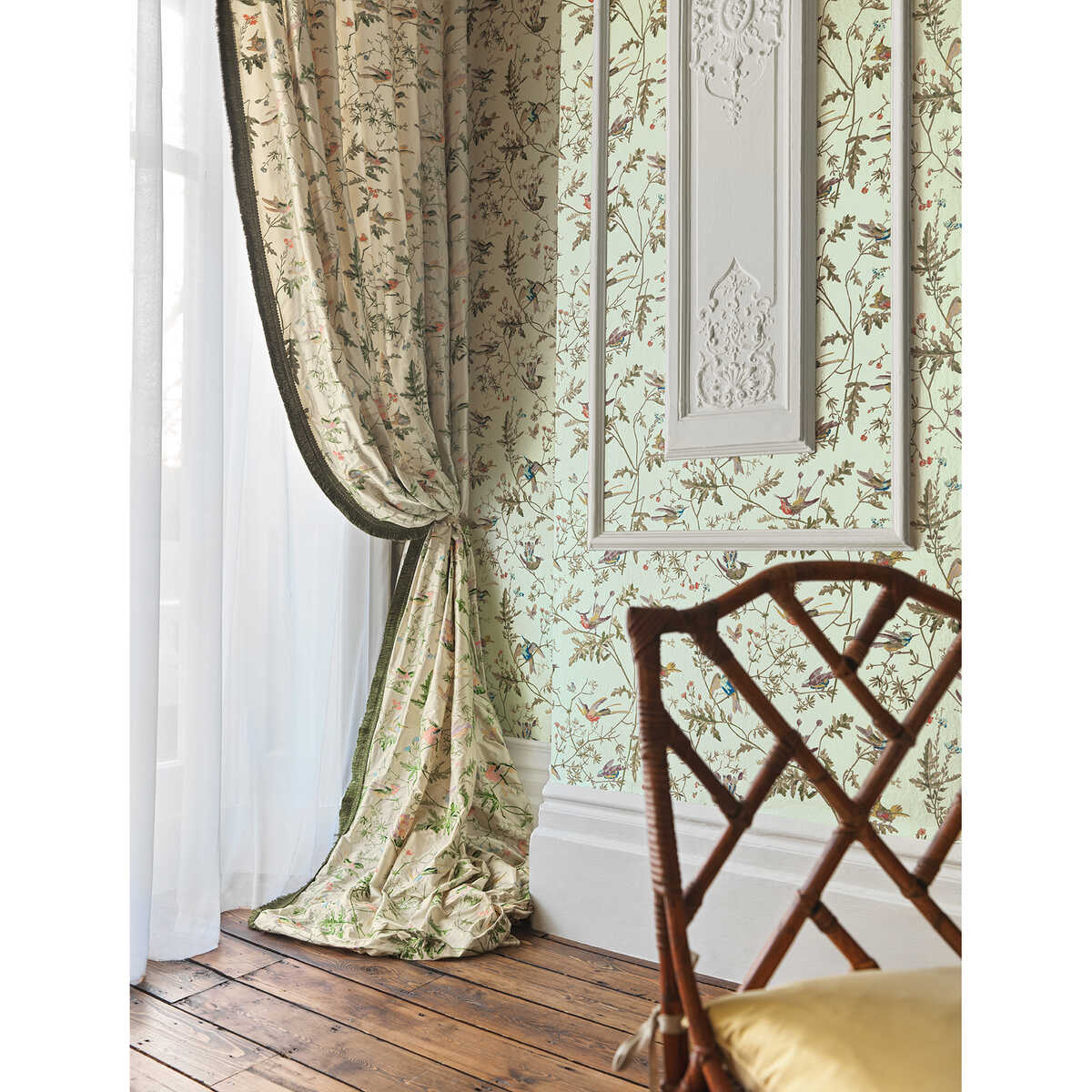 Hummingbirds - Spa/Multi - COLE & SON Wallpaper