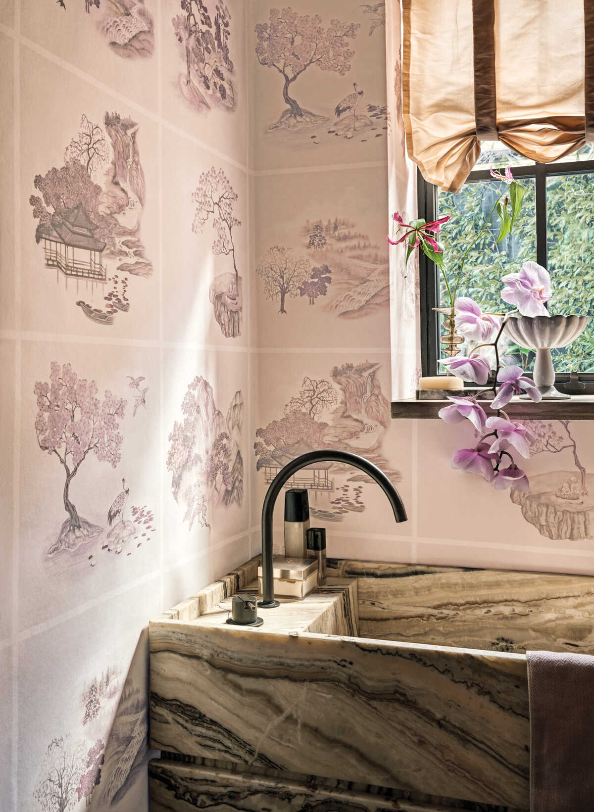Tile Toile - Pink - COLE & SON Wallpaper