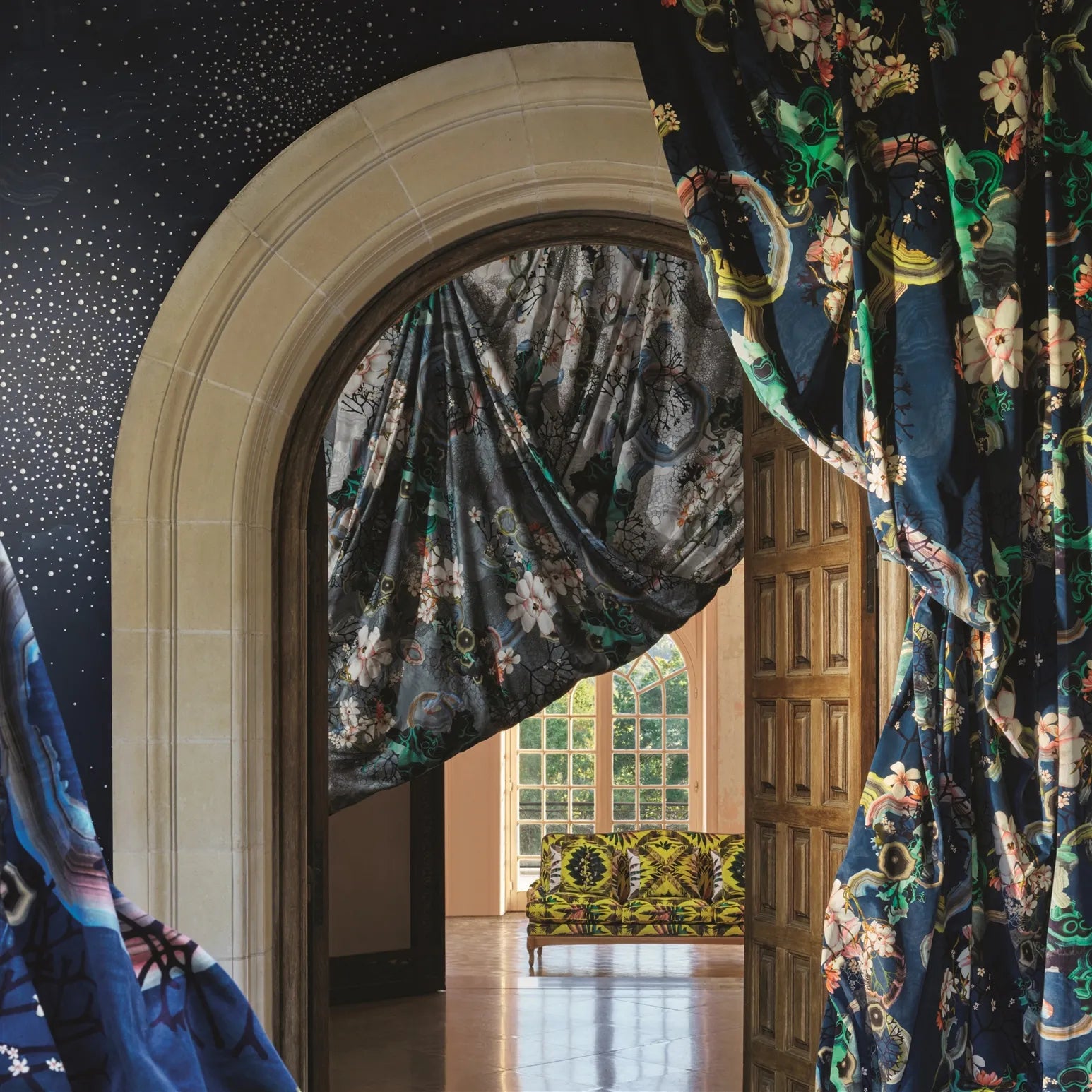 PERSIAN NIGHTS - Christian Lacroix - PCL7039-01 Wallcovering