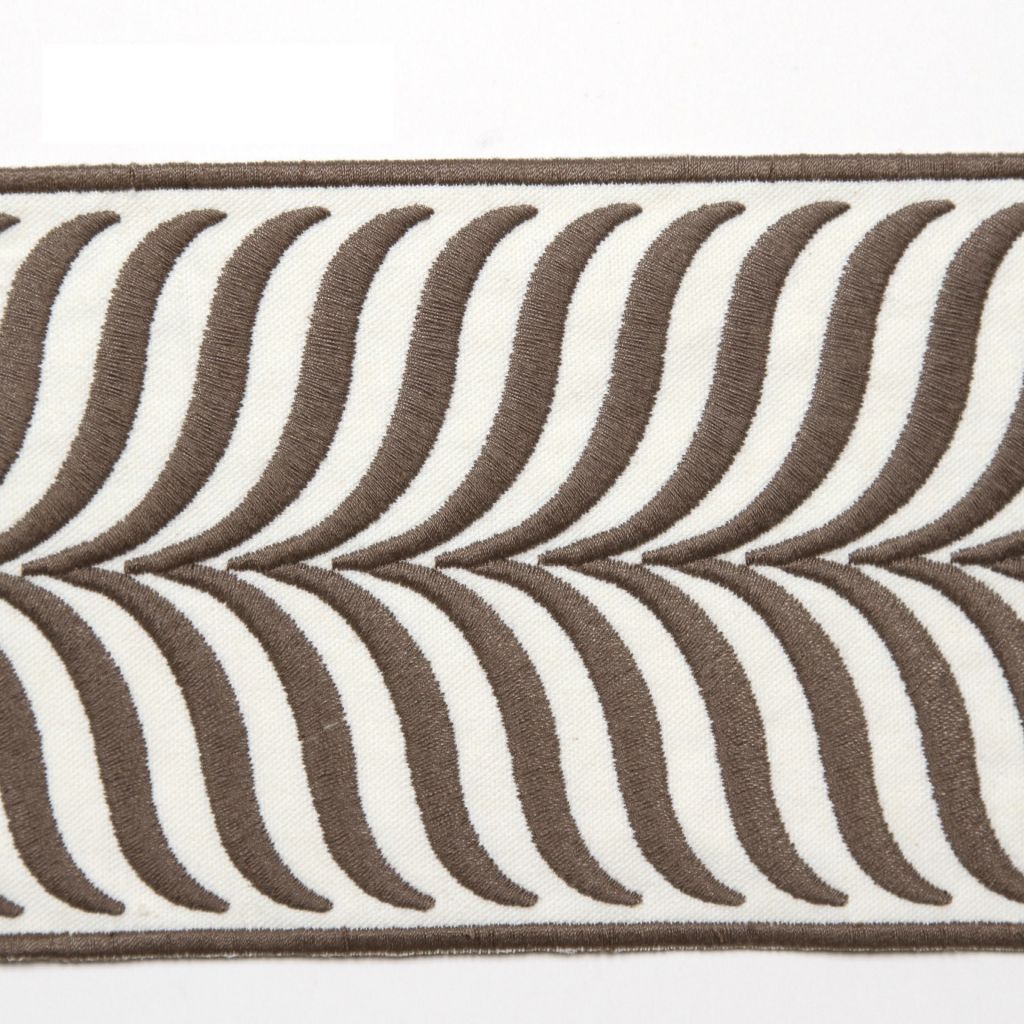 BD109 BORDER 3.375" – Fig